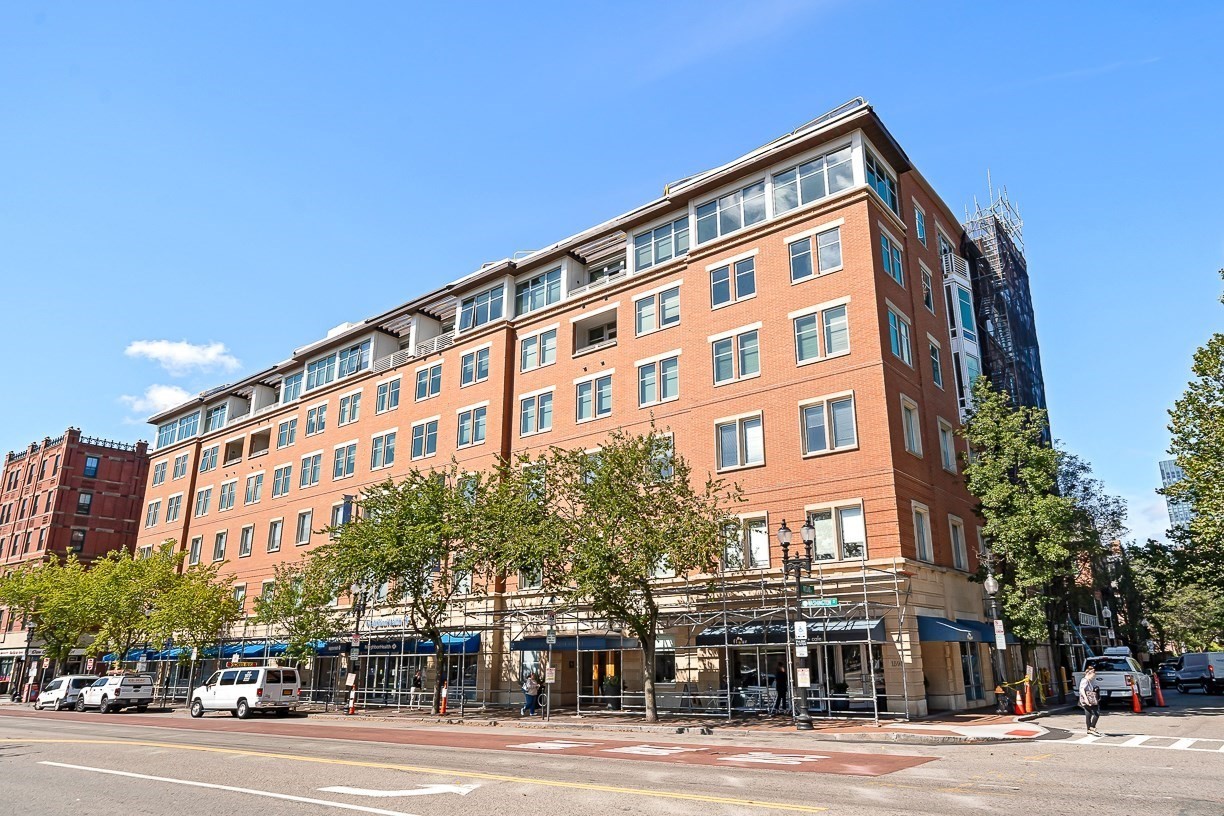 1597 Washington St #408 — photo