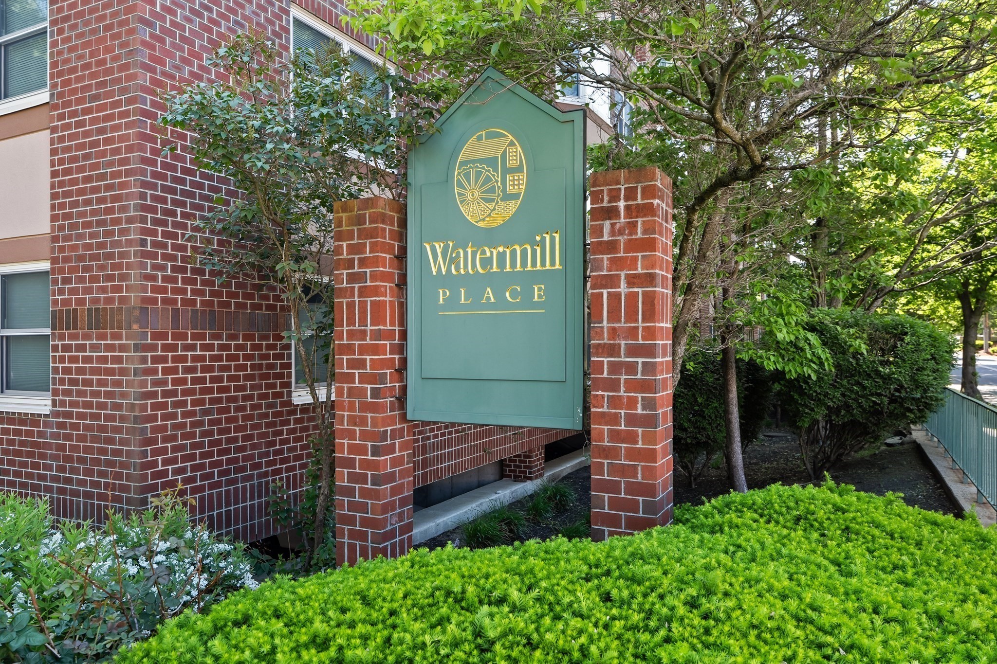 1 Watermill Pl #121 — photo