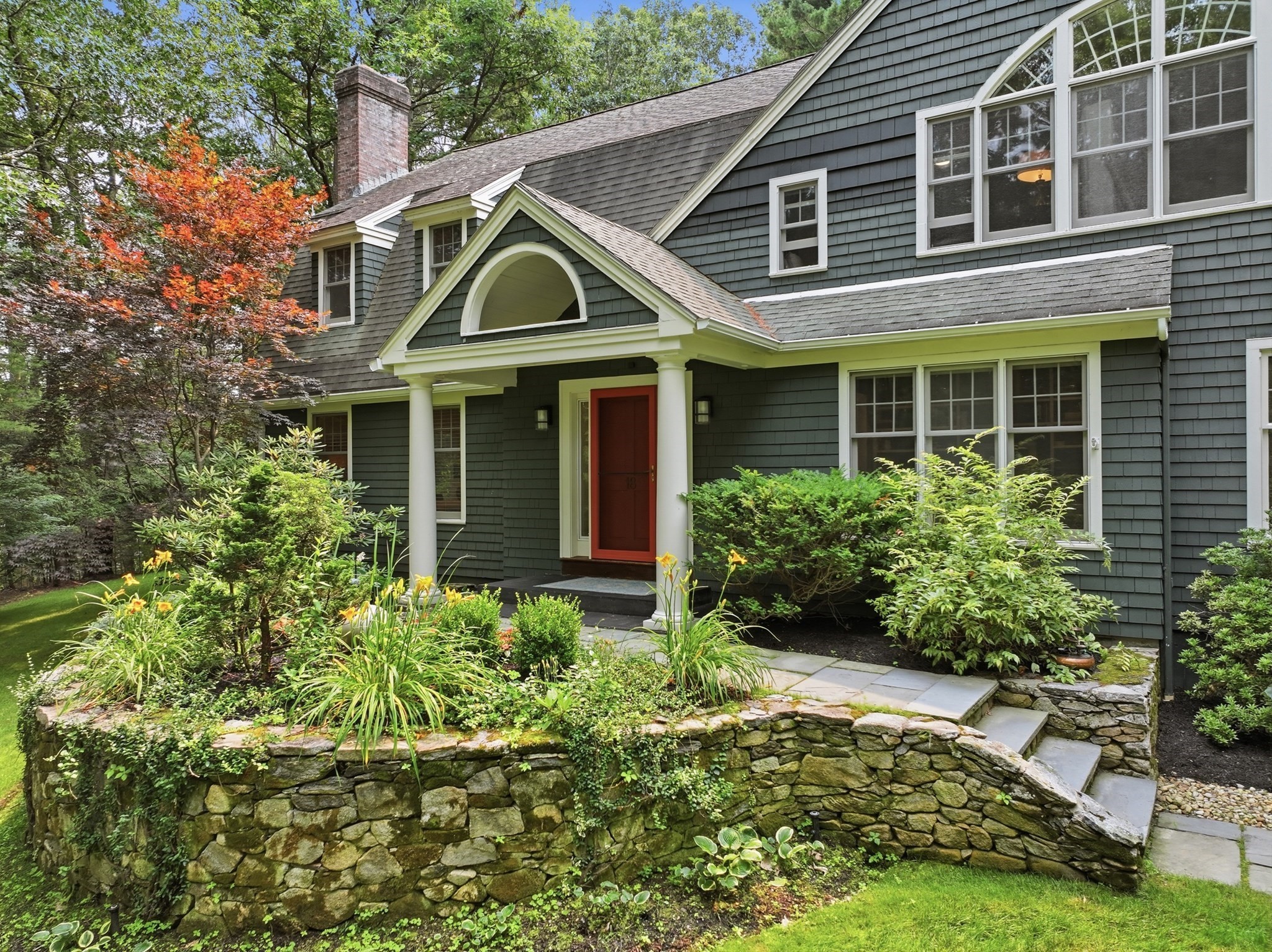 18 Village Green Ln — photo