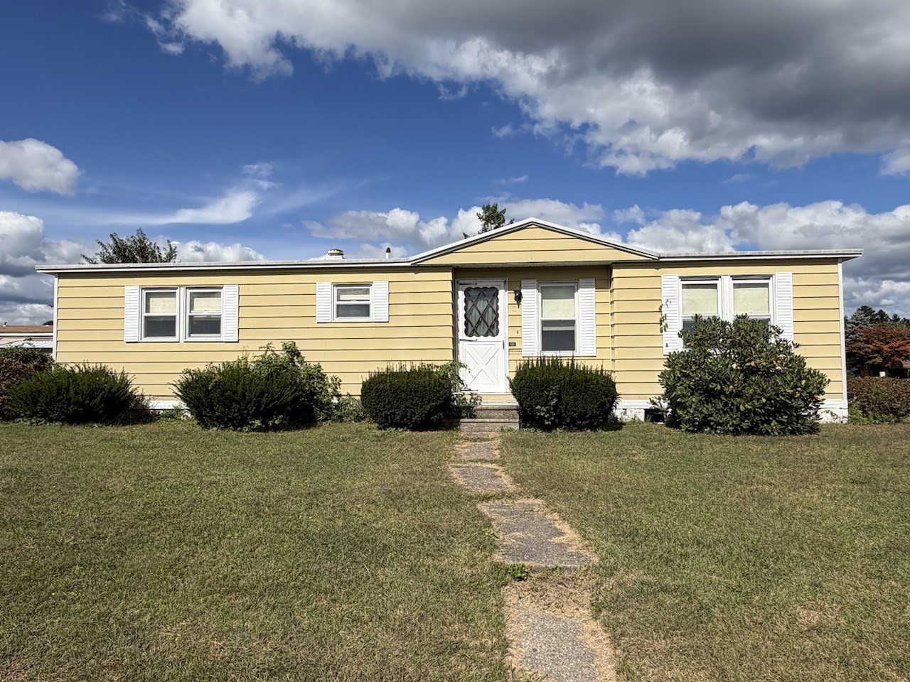 2 Jeffrey Lane — photo