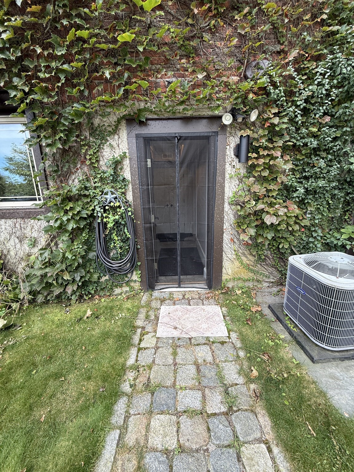 4 Robin Hood Road #1 — photo