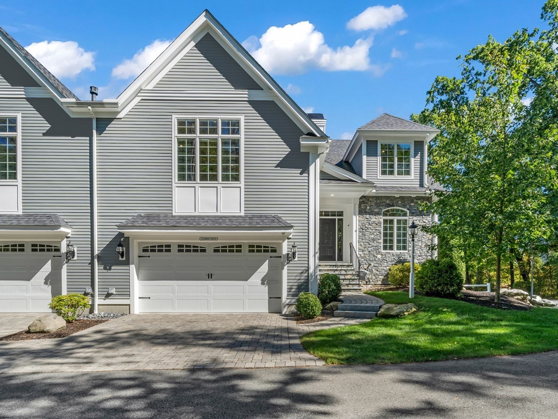 10 Robert Dr #10 — photo