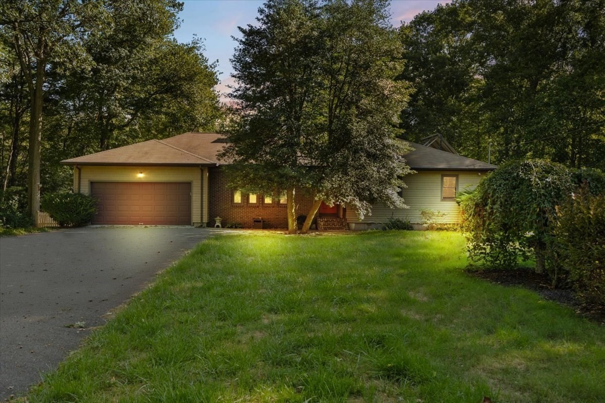 95 Christopher Cr — photo