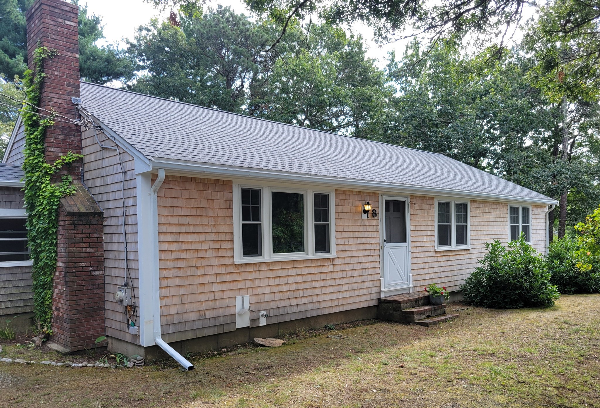 8 Westbury Way — photo