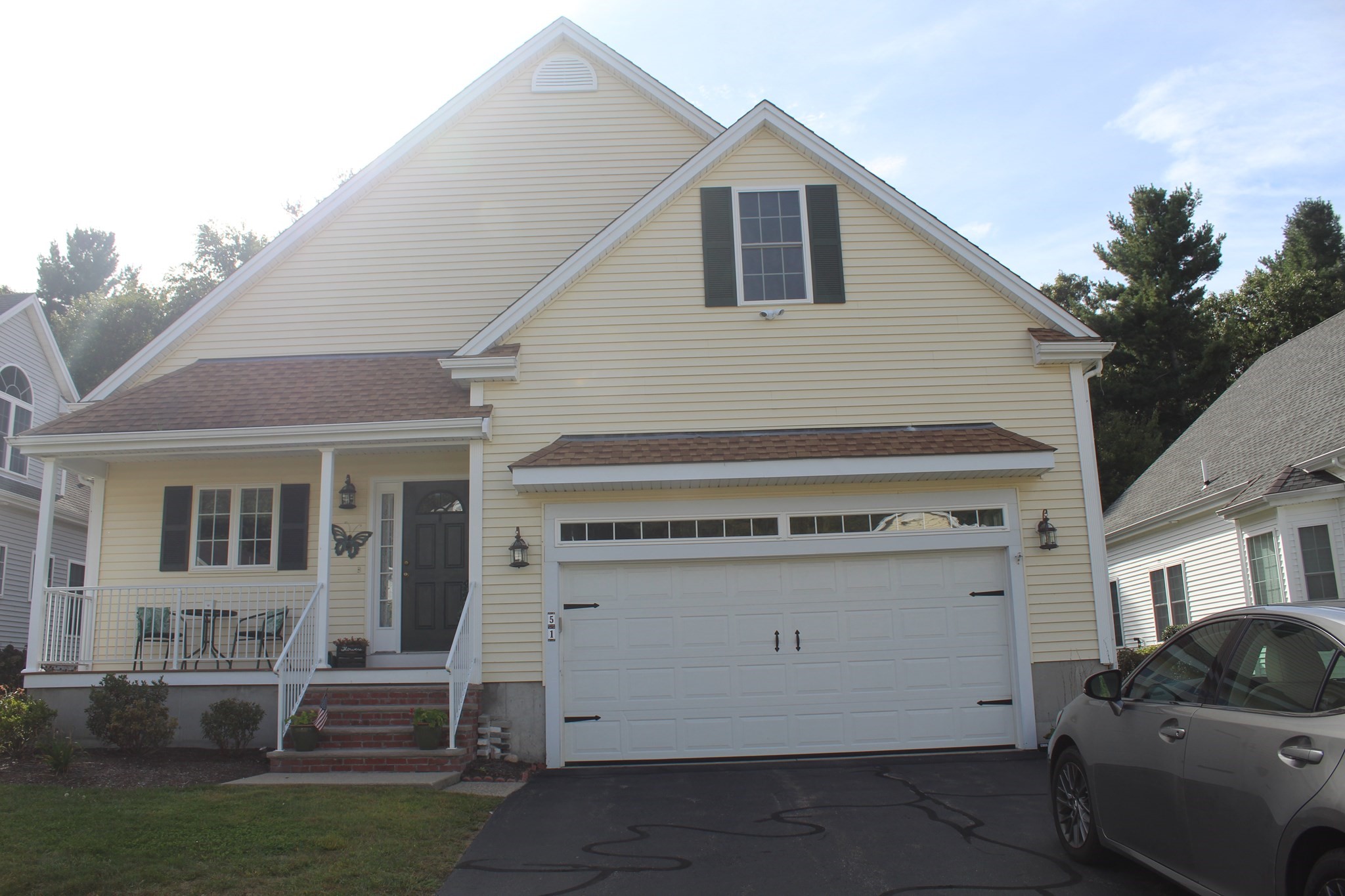 51 Lawrence Dr #51 — photo