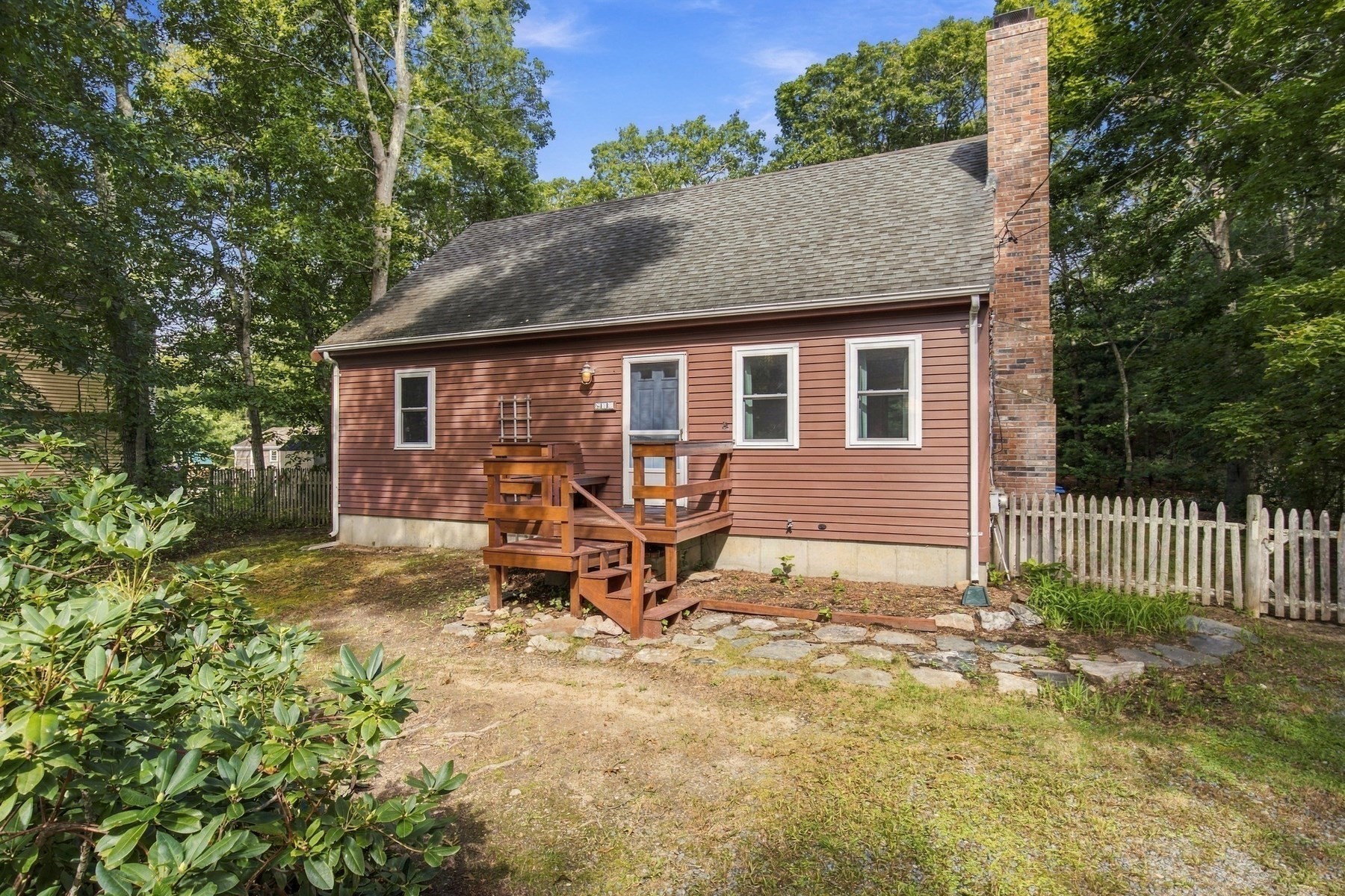 35 Pinecrest Beach Dr — photo