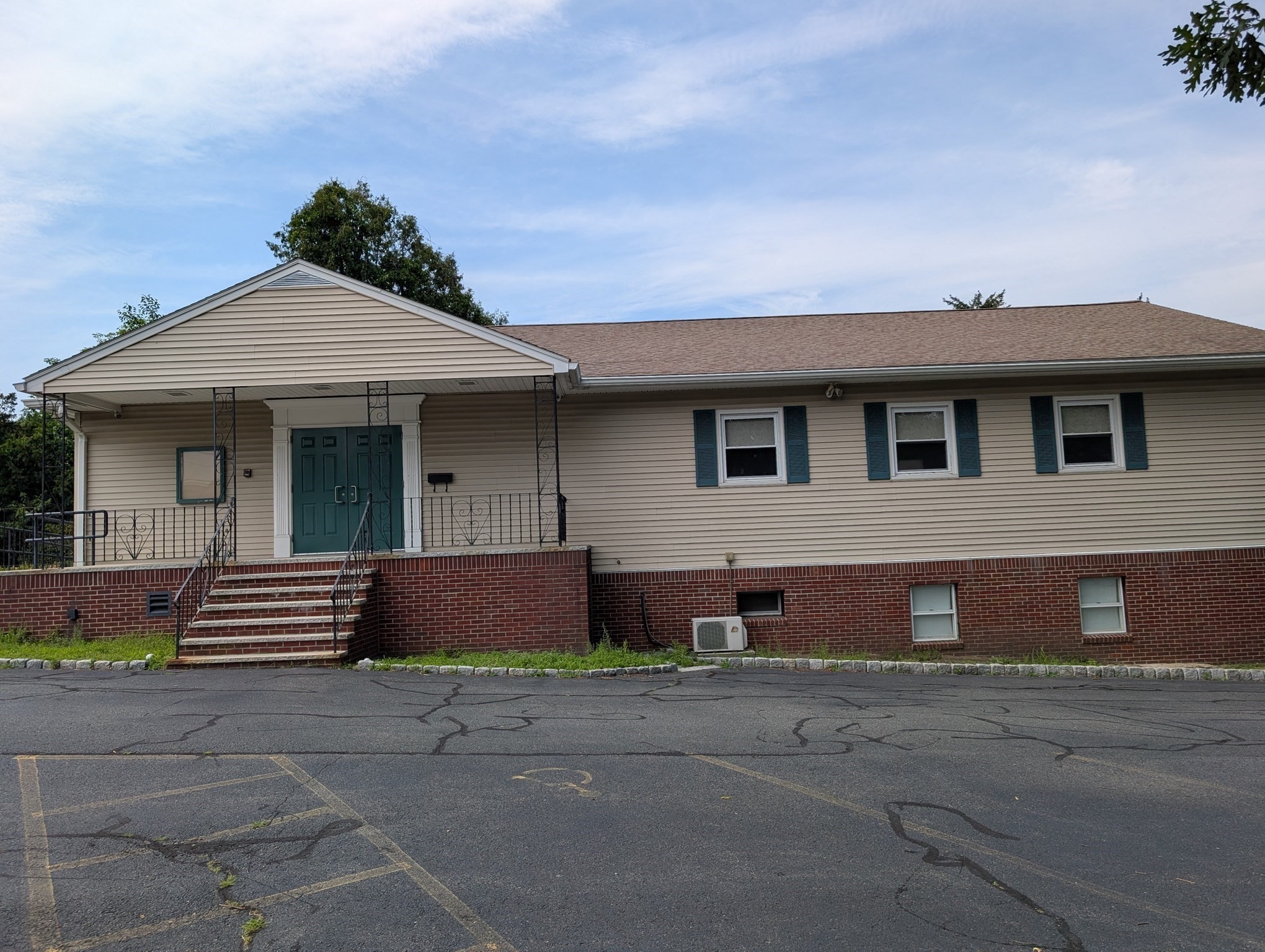 136 Winn Street — photo
