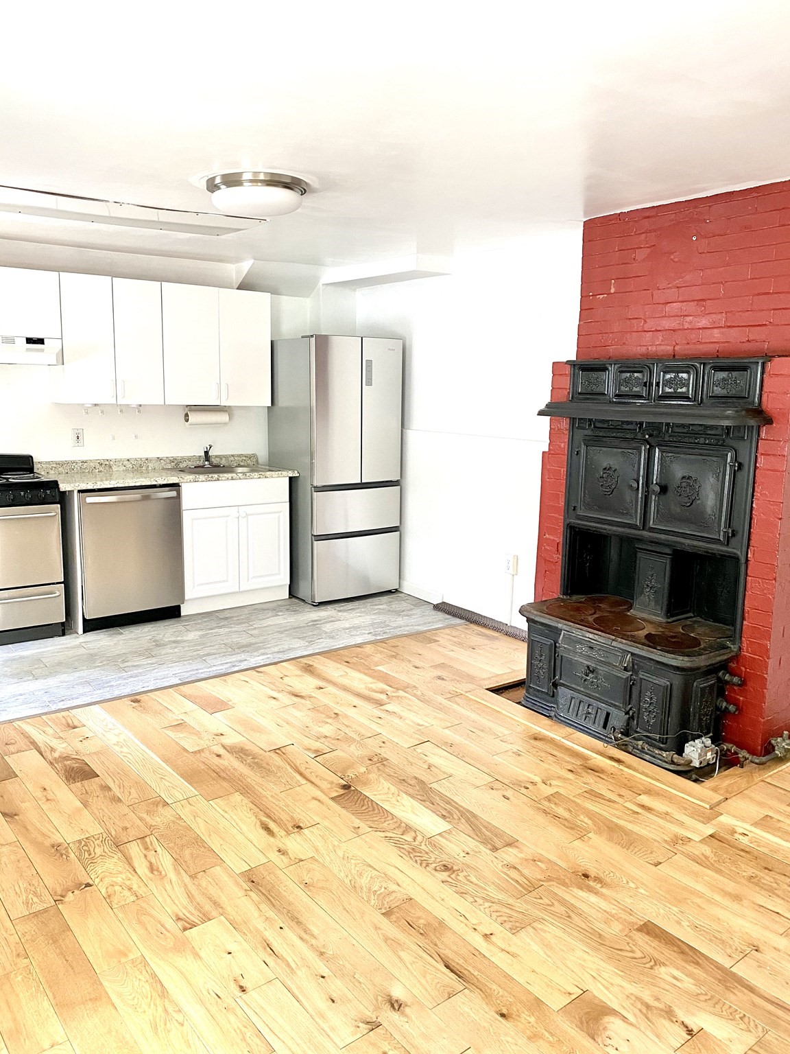 23 Monmouth Street #1R — photo