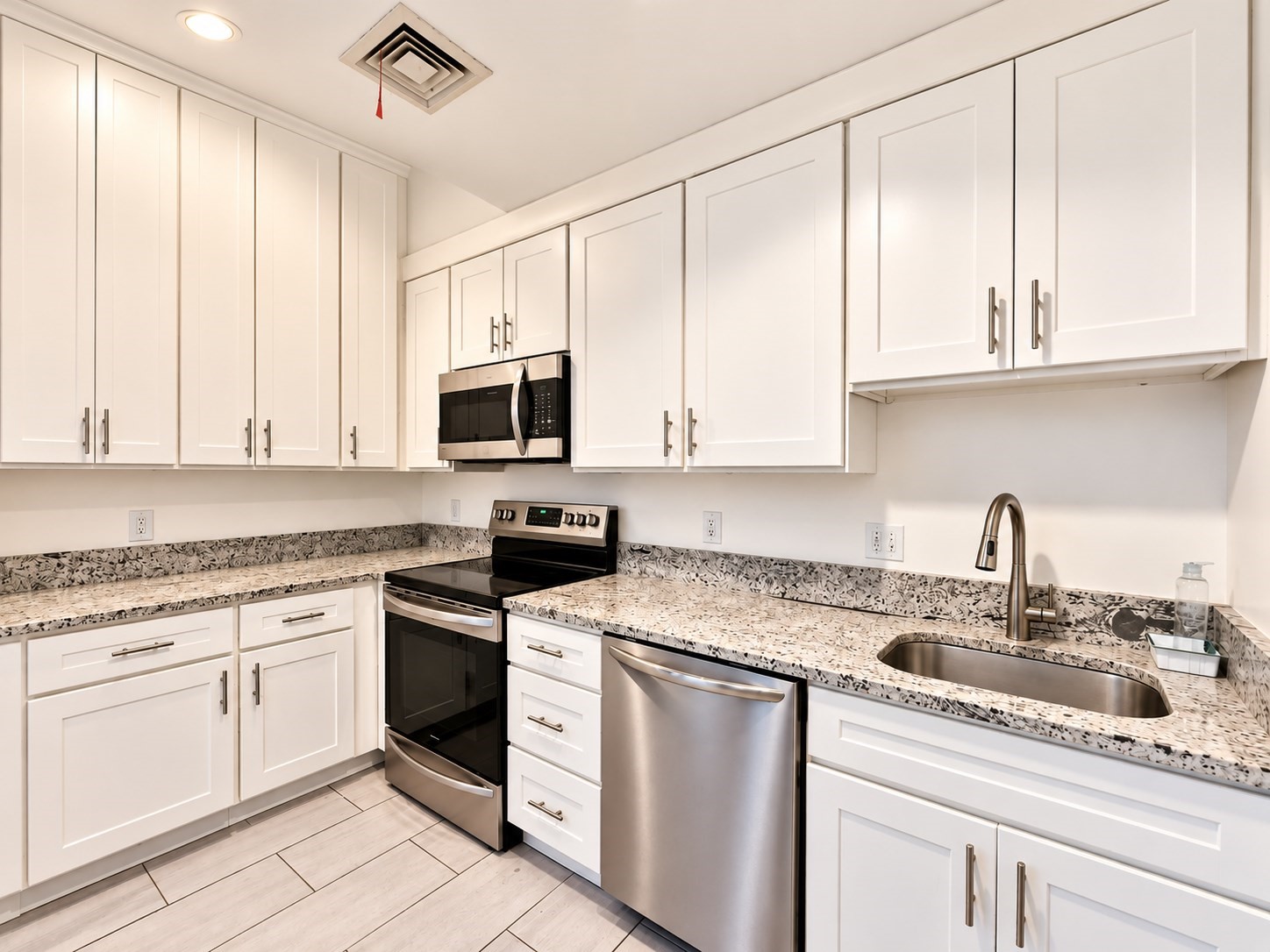 10 Weston Ave #420 — photo