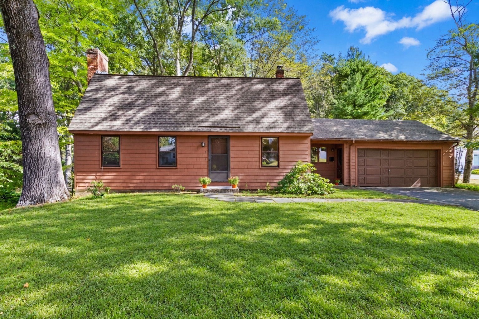 8 Ethelyn Cir — photo