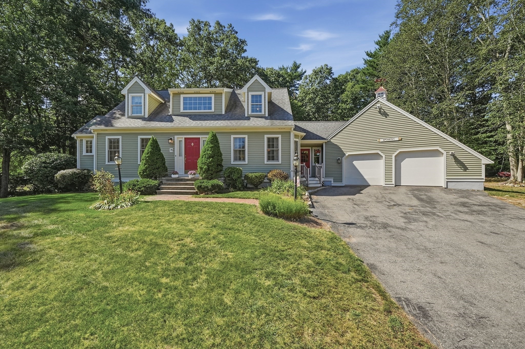 70 Birchbark Dr — photo