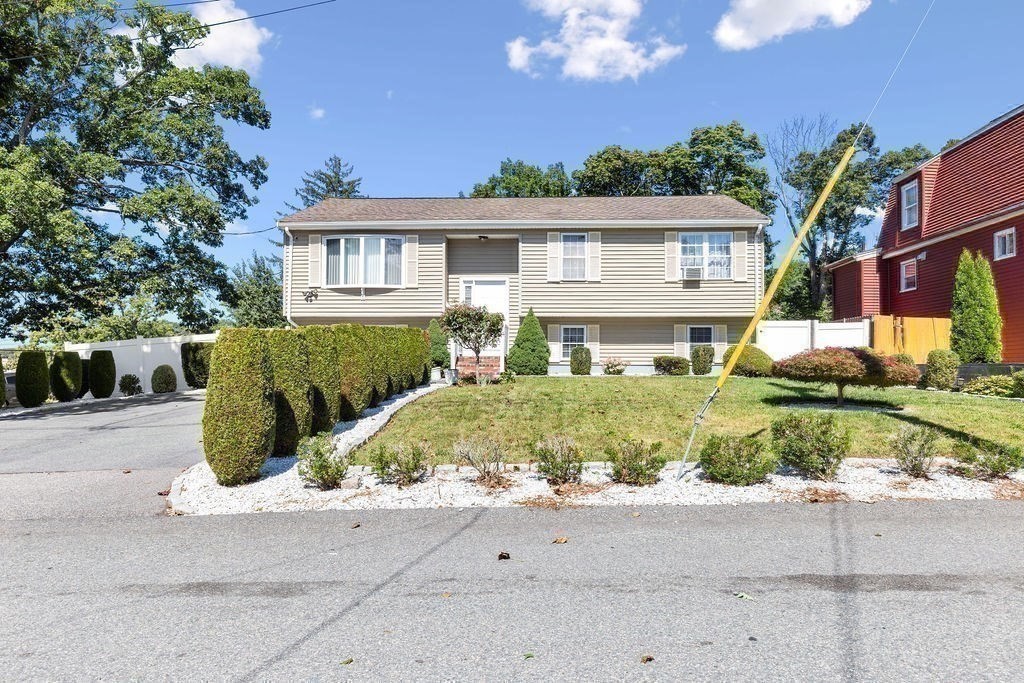 39 Frost Ave — photo