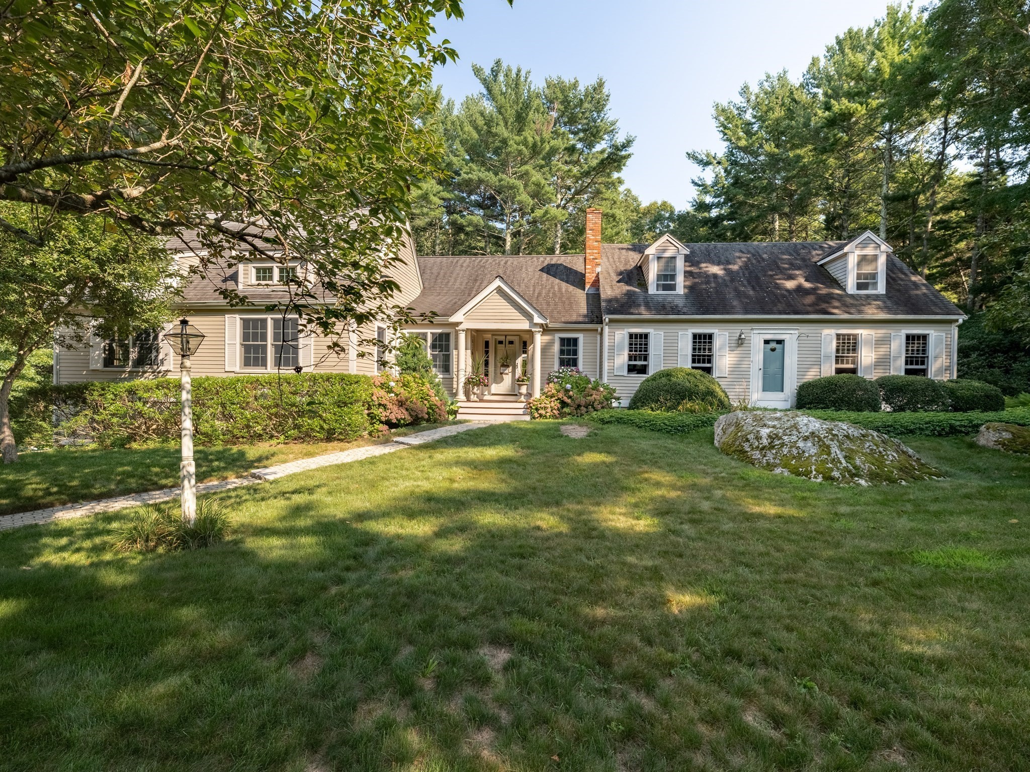 14 Copper Beech Dr — photo