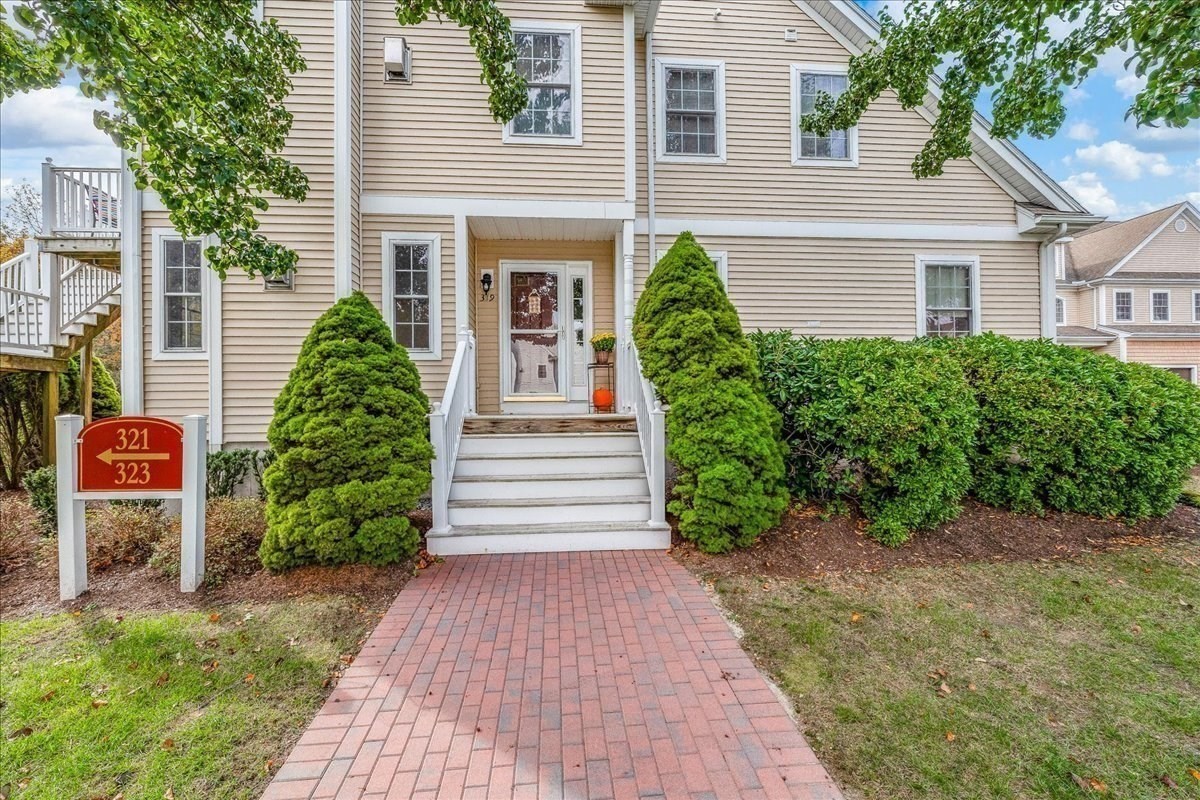319 Hampton Way #319 — photo
