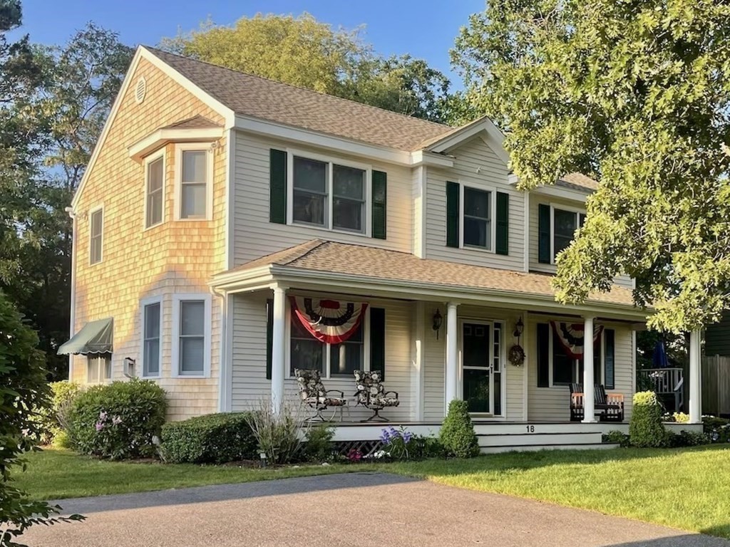 18 Louis Ave — photo