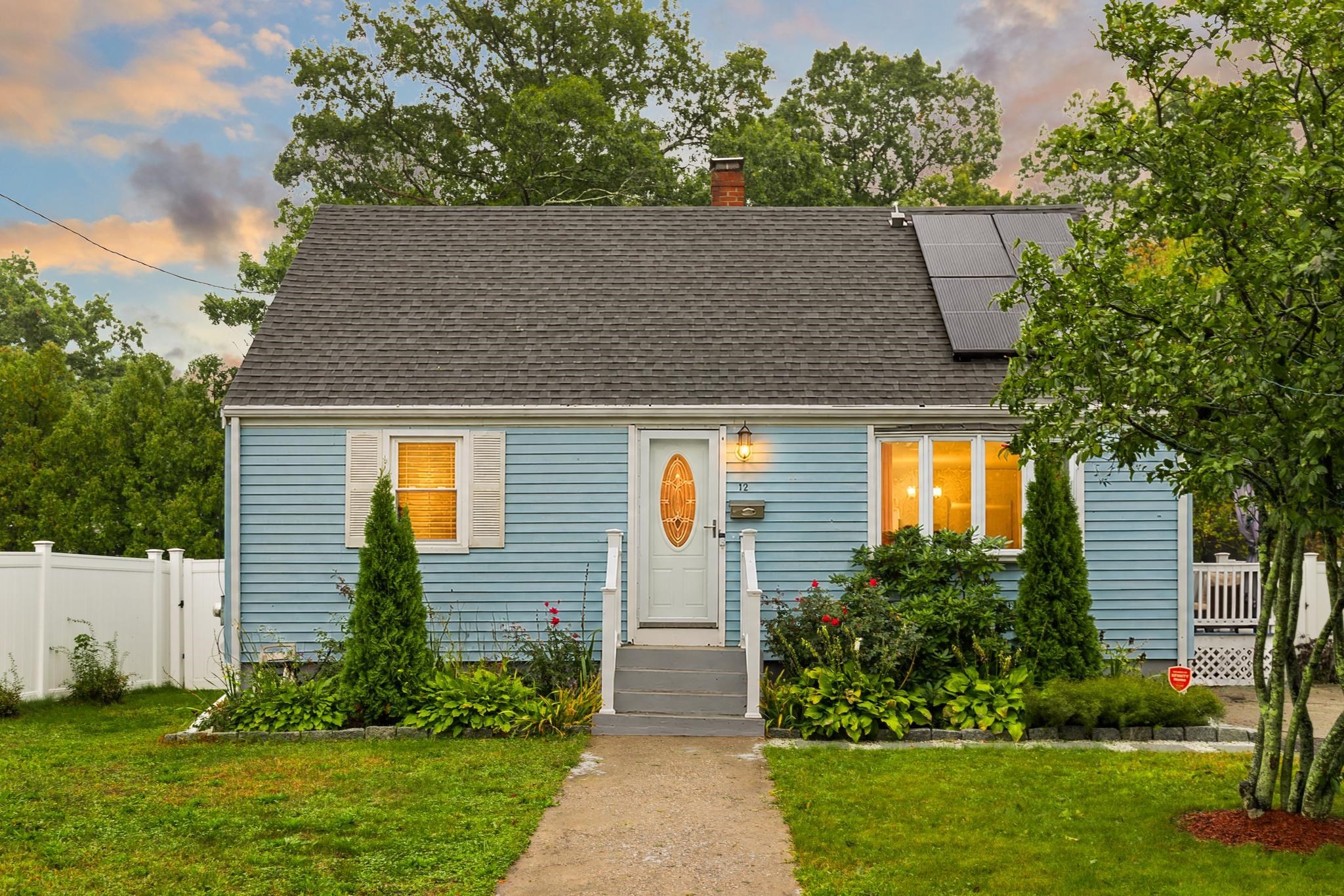 12 Cedar Circle — photo