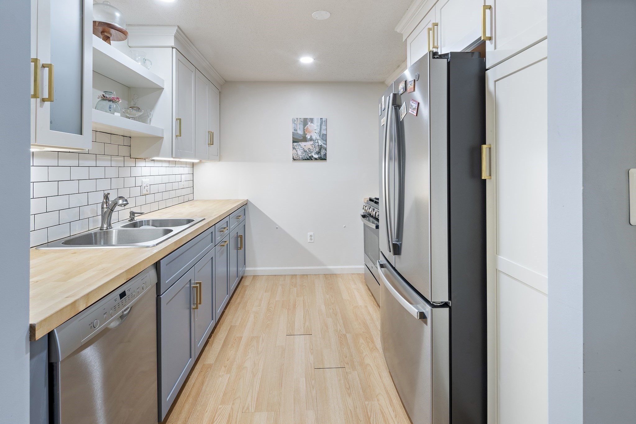 5 Greenbriar Dr #204 — photo