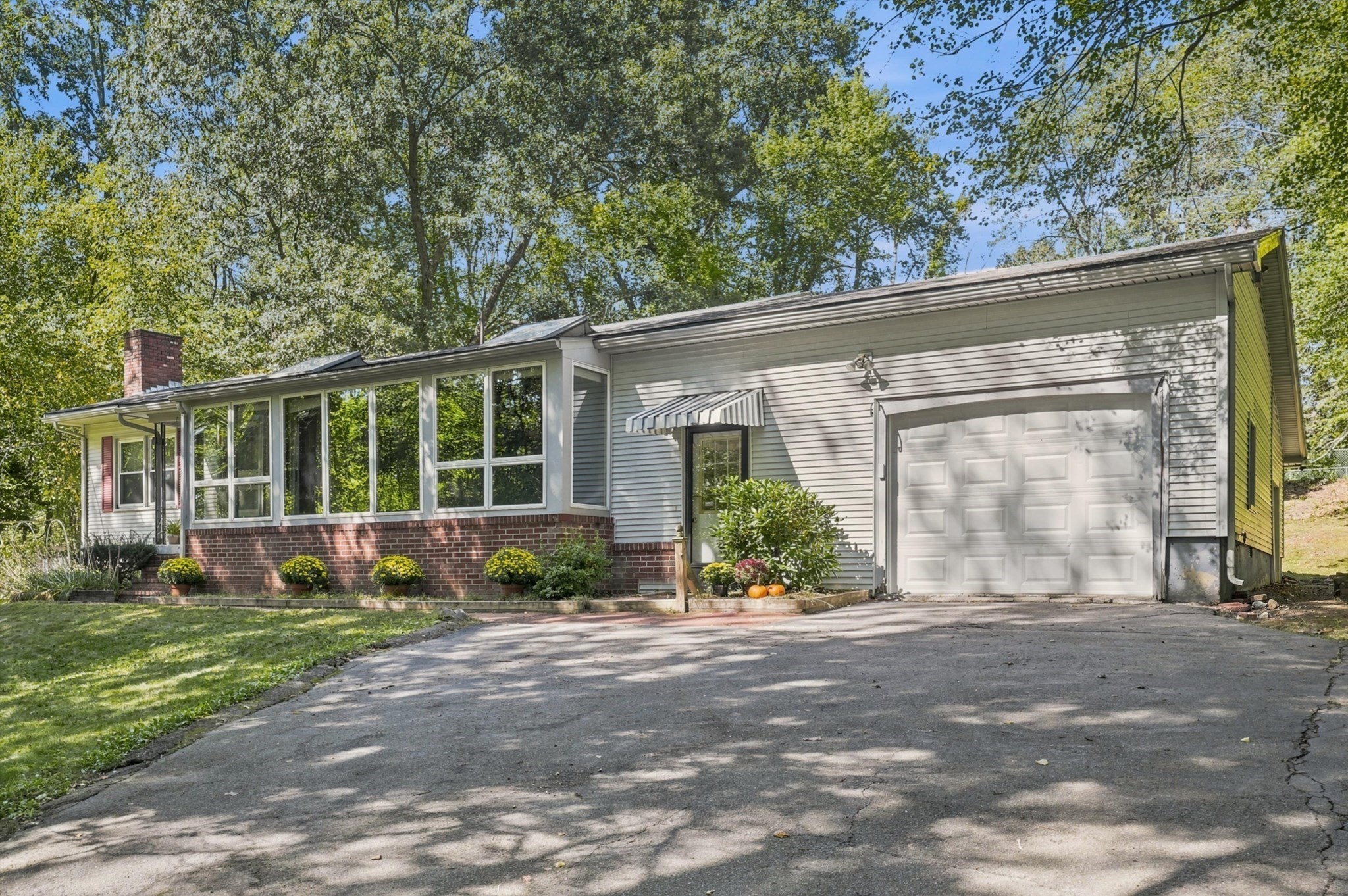1881 Great Pond Road — photo