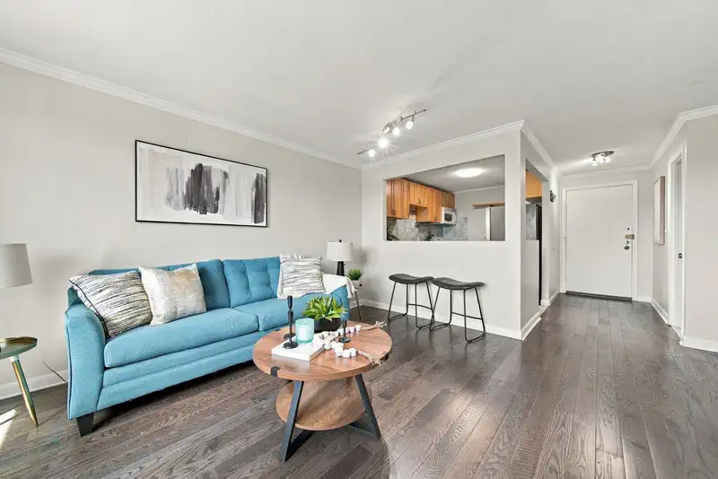 900 Governors Dr #37 — photo