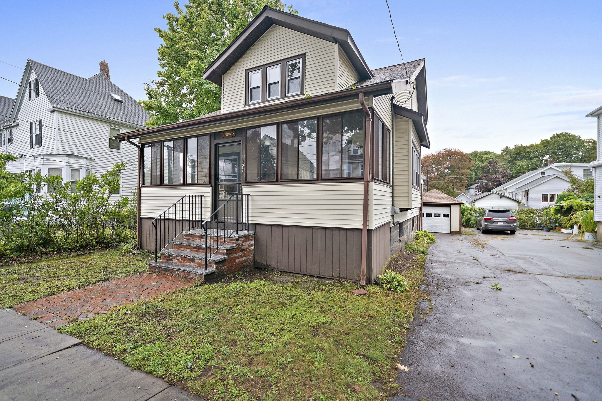 209 Highland Ave — photo