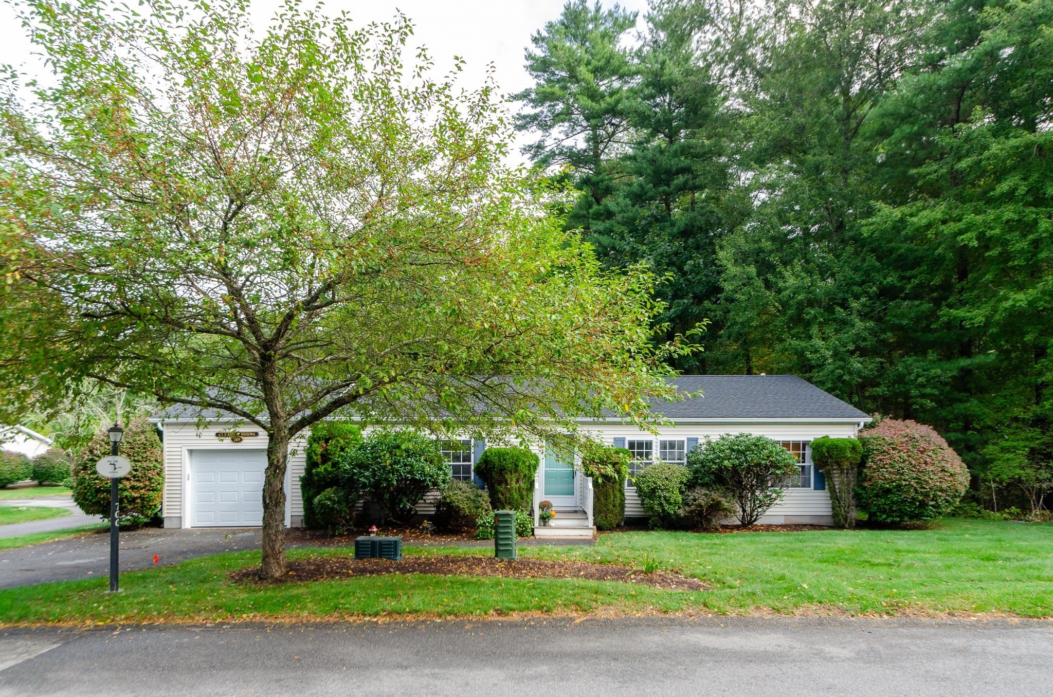 701 Oak Point Drive — photo