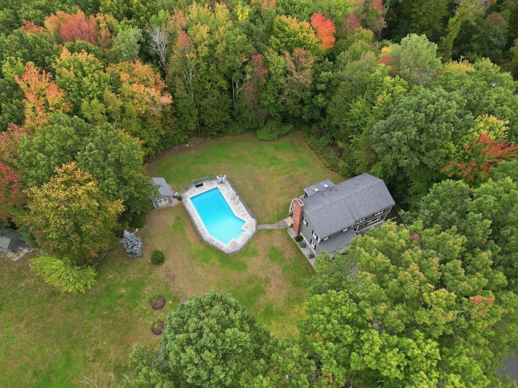 4 Edson Dr — photo