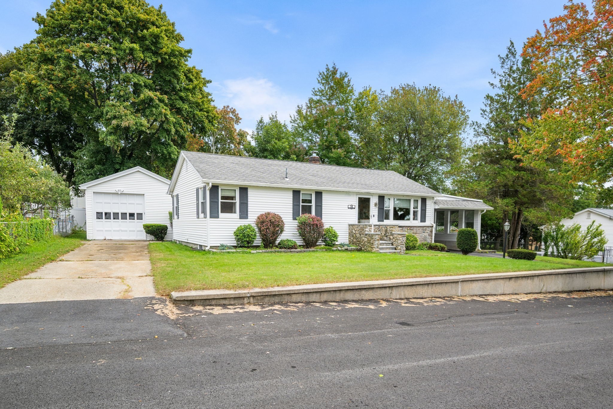 14 Deluca Road — photo