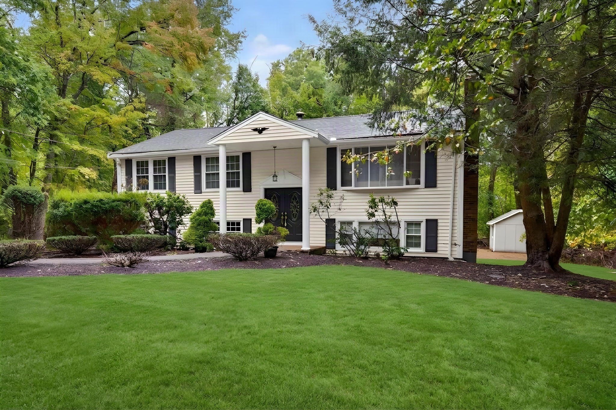 8 Allen Rd — photo