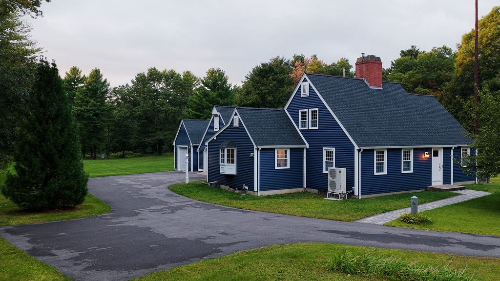 76 Fairview Ave — photo