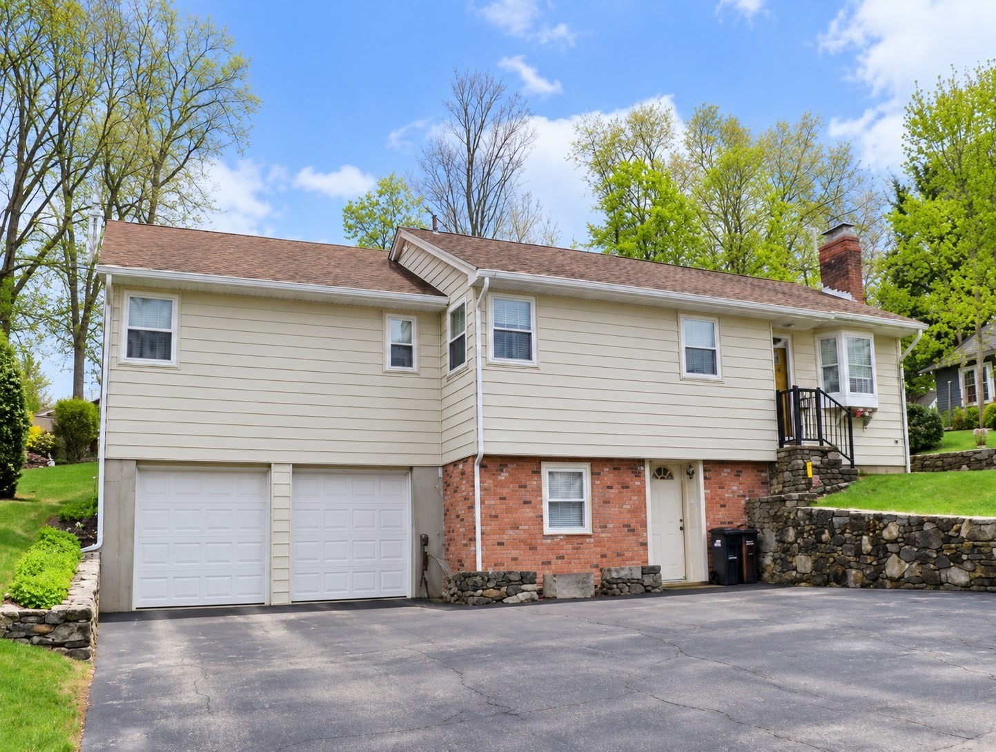33 Adella St #B — photo