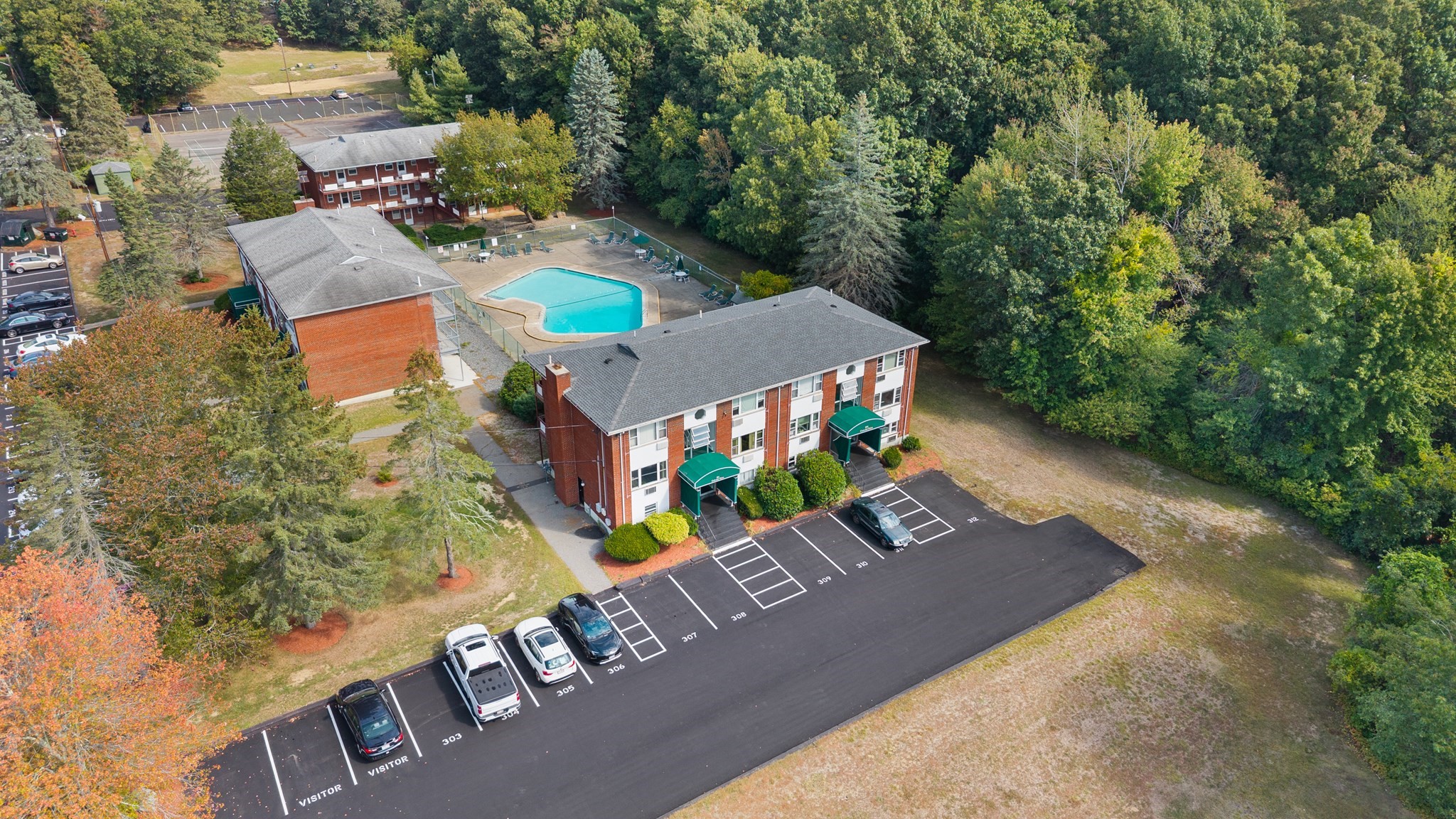 E2 Colonial Dr #4 — photo