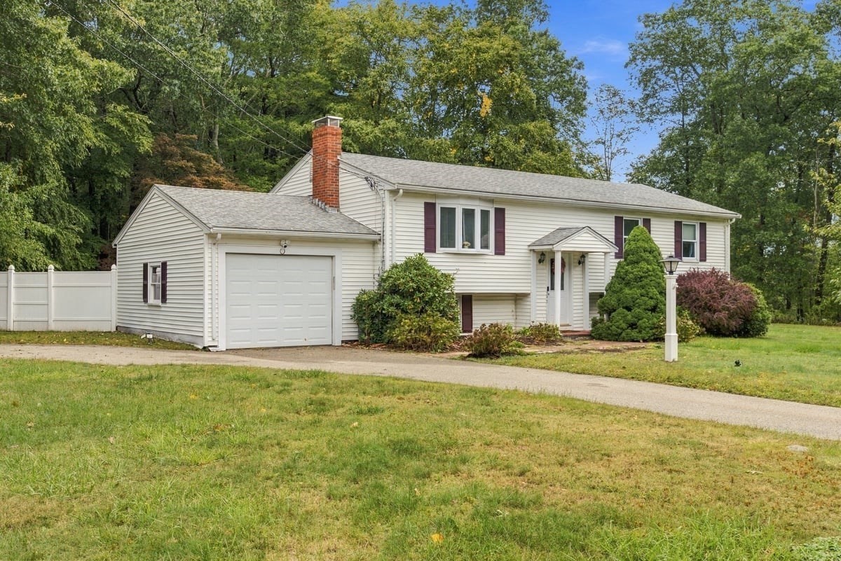342 Woodland Drive — photo