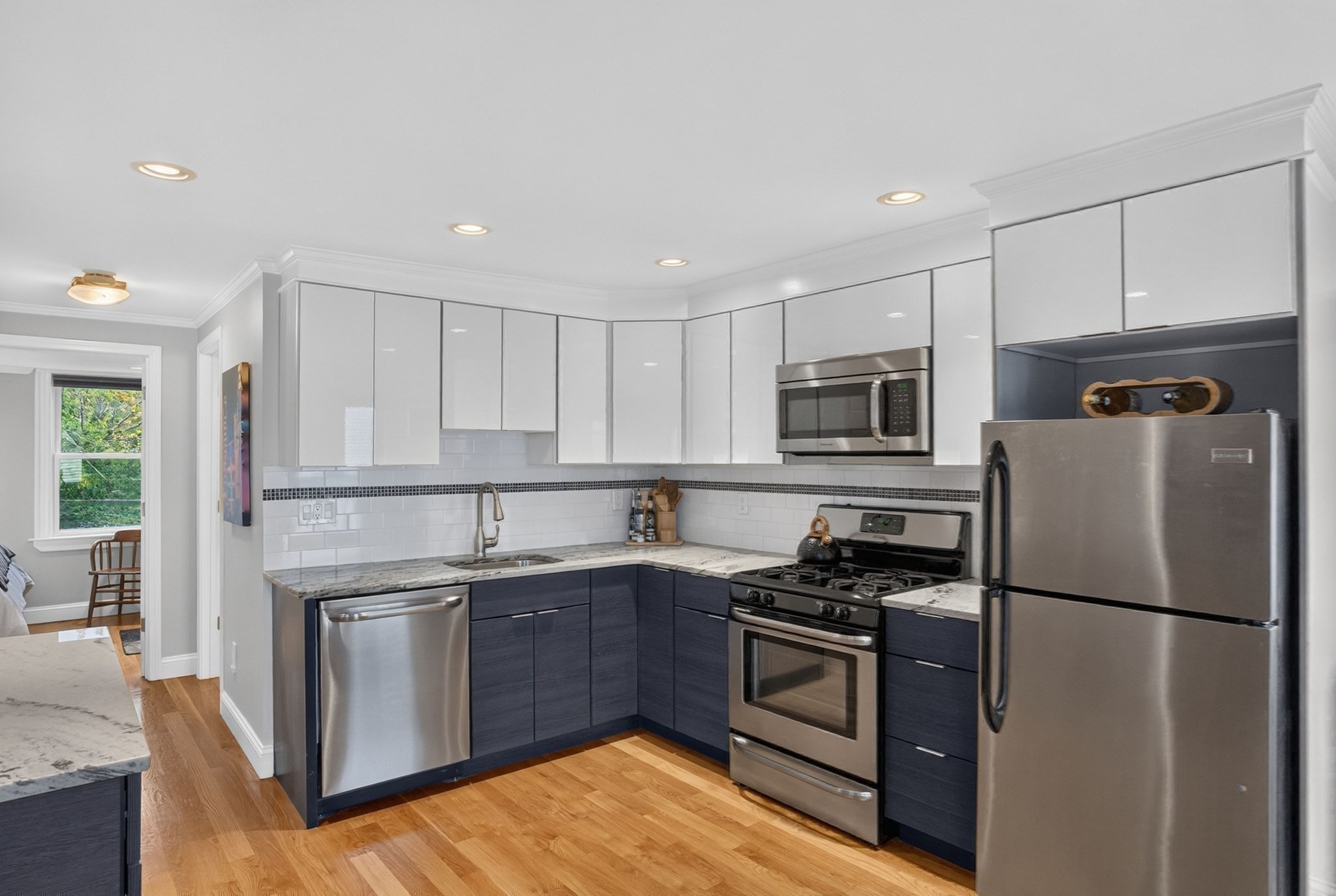 182 Marion St #2 — photo