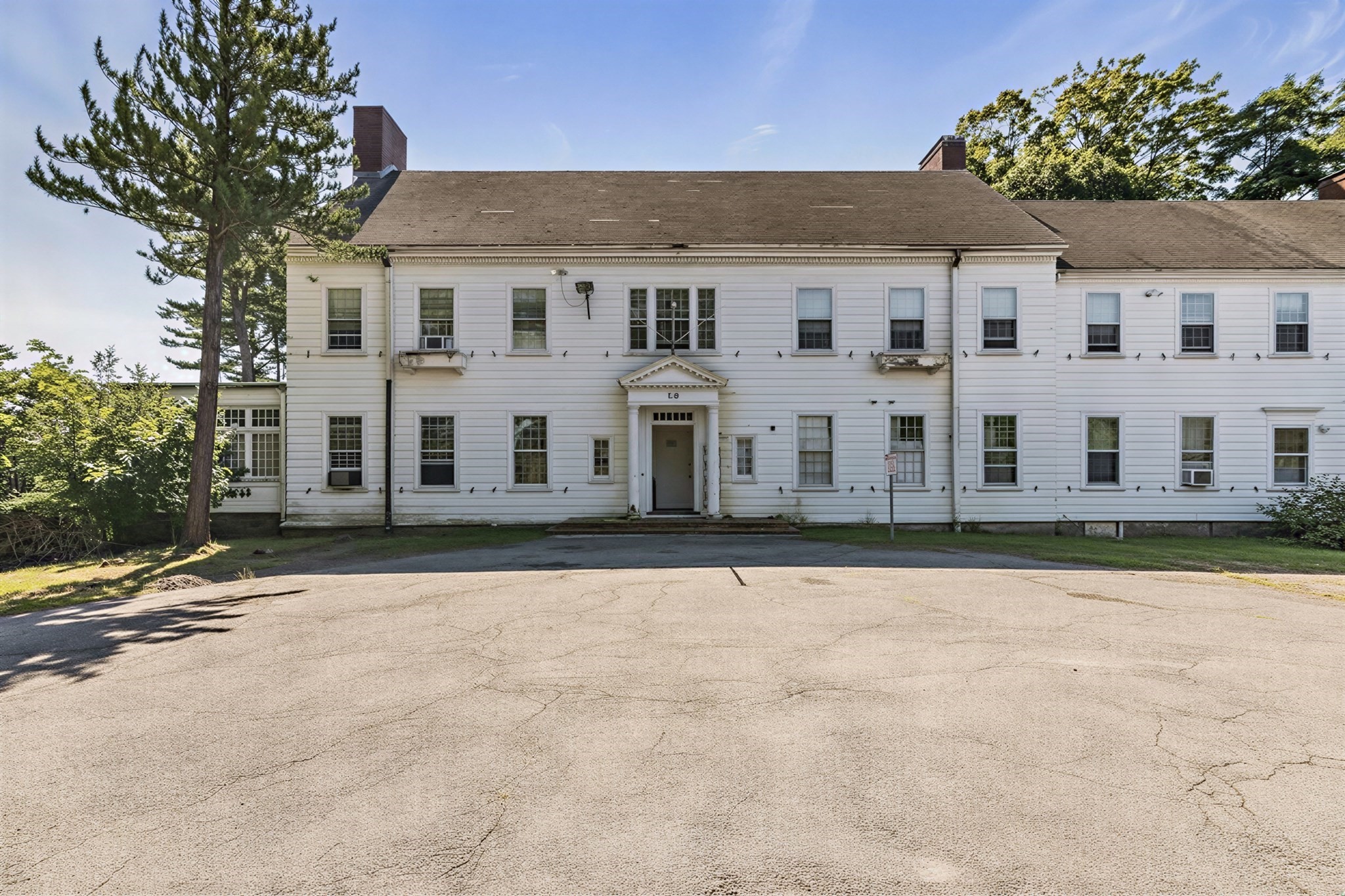 43 Whitehall Cir — photo