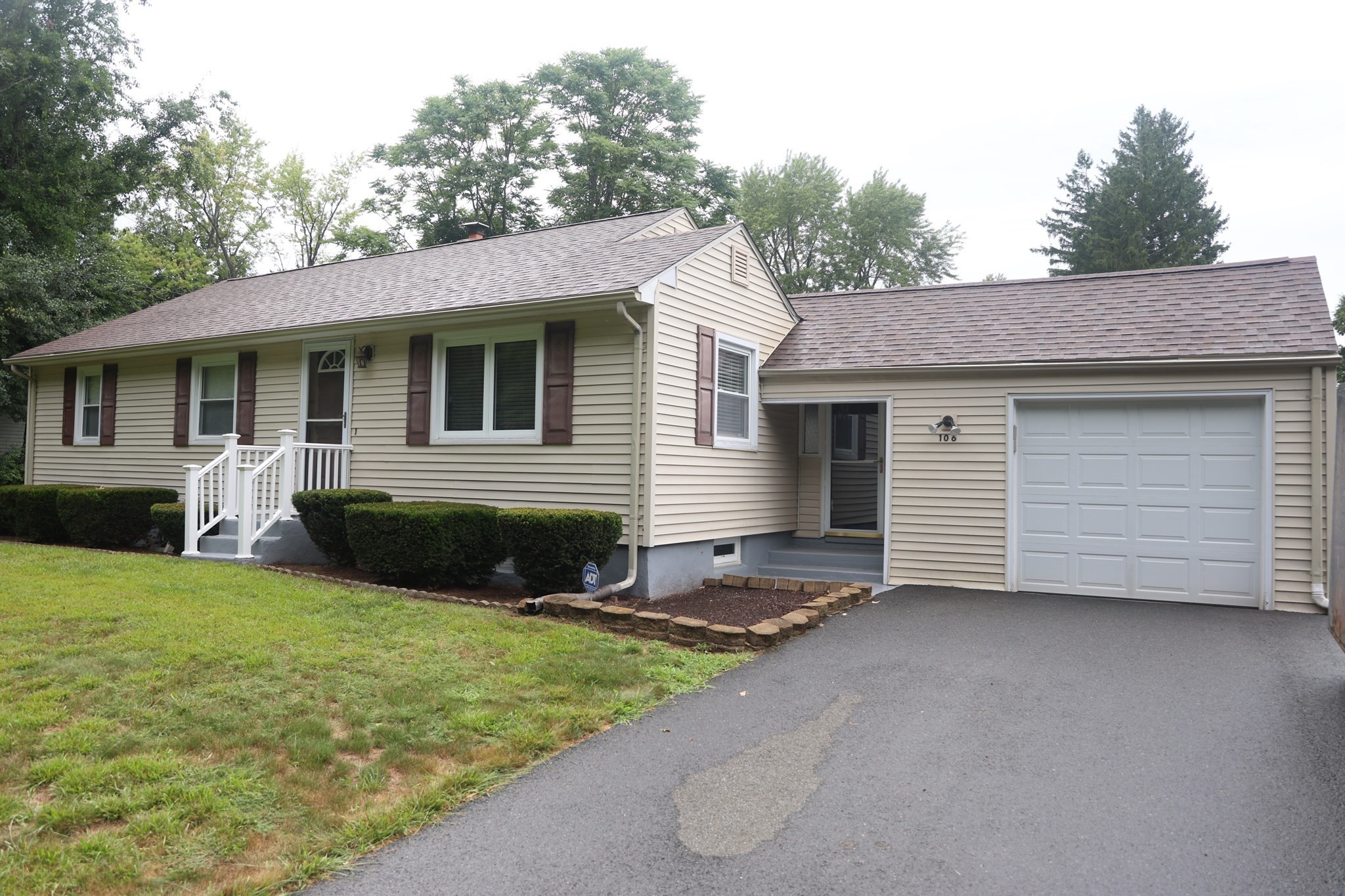 106 N Brook Road, Springfield, MA 01119 — photo 2