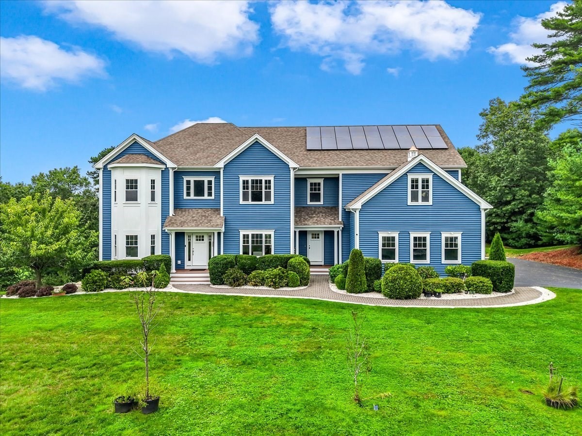 300 Country Club Way — photo