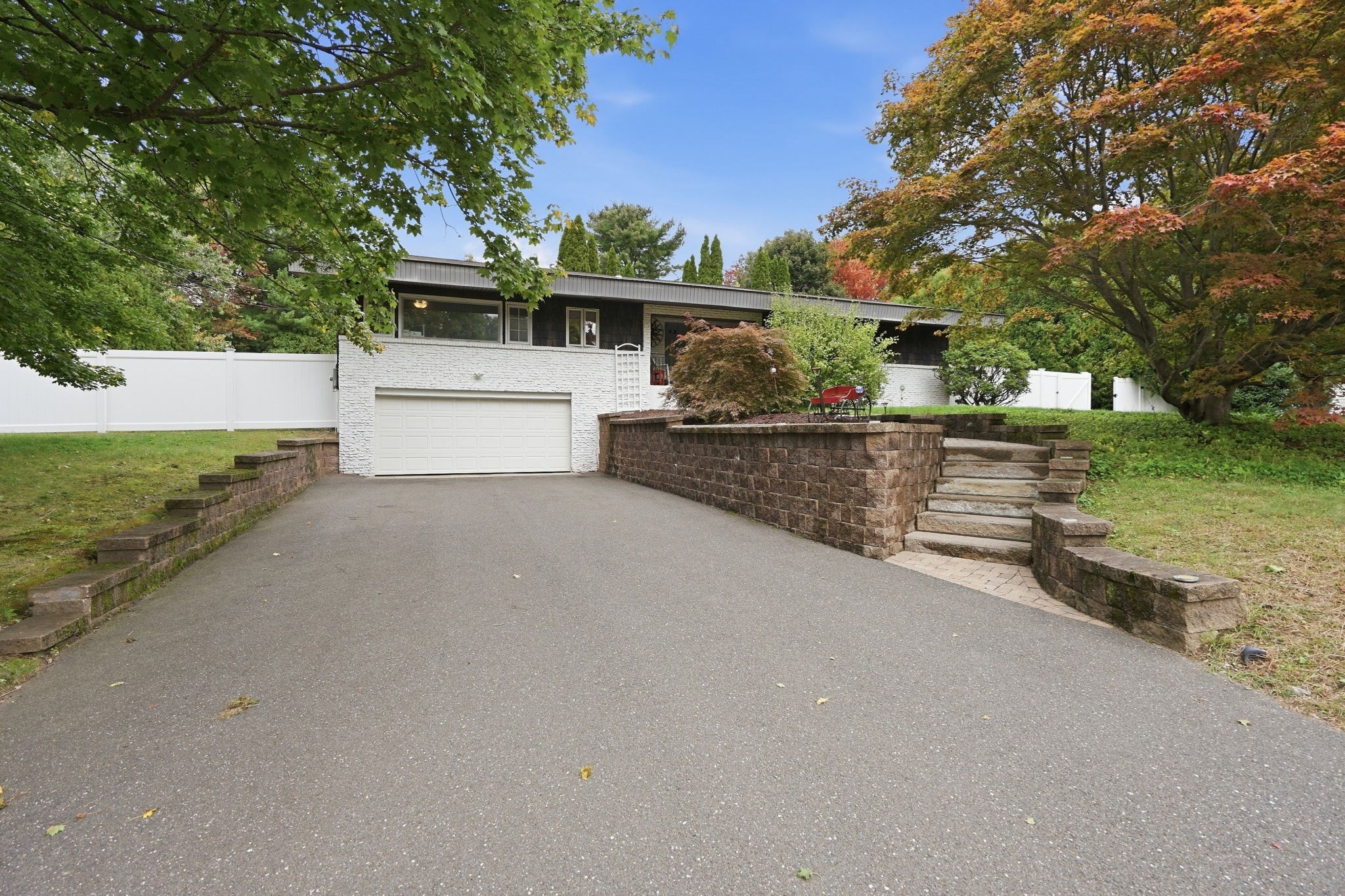 10 Circle Dr — photo