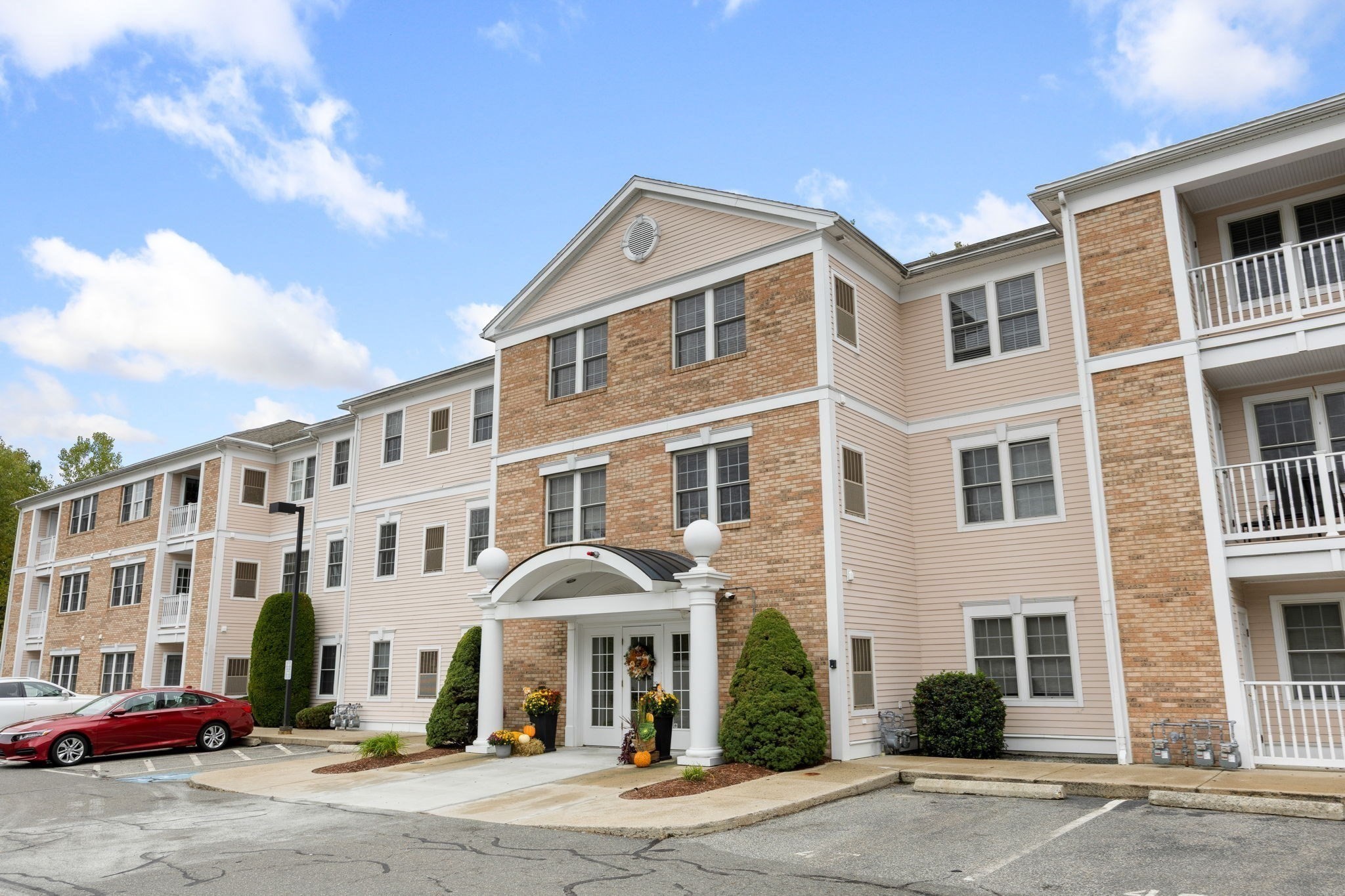 1 Millbrook Lane #314 — photo