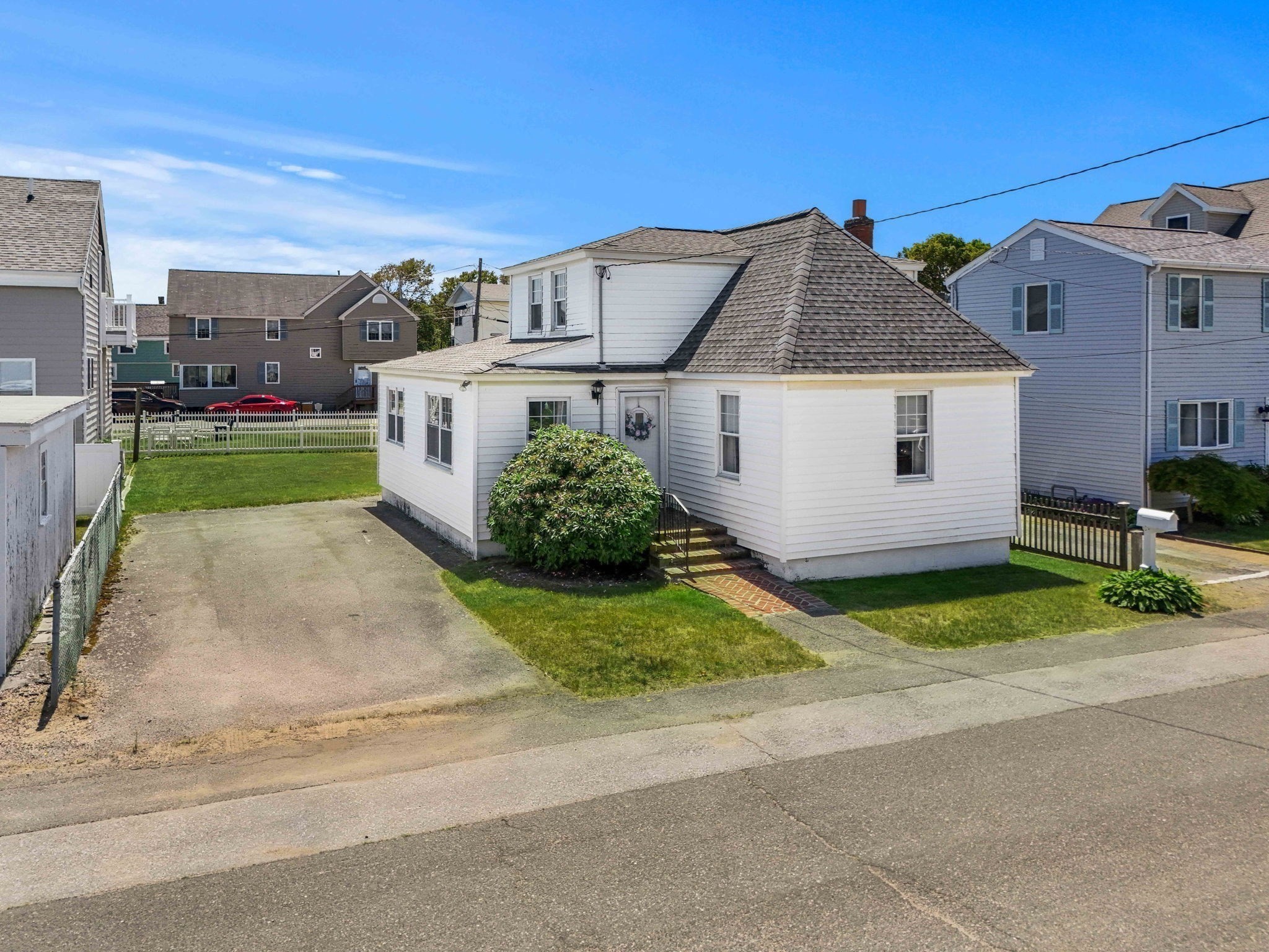 1 Lewis Ave — photo