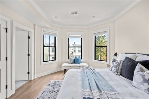 303 Maverick Street 4Ph — photo