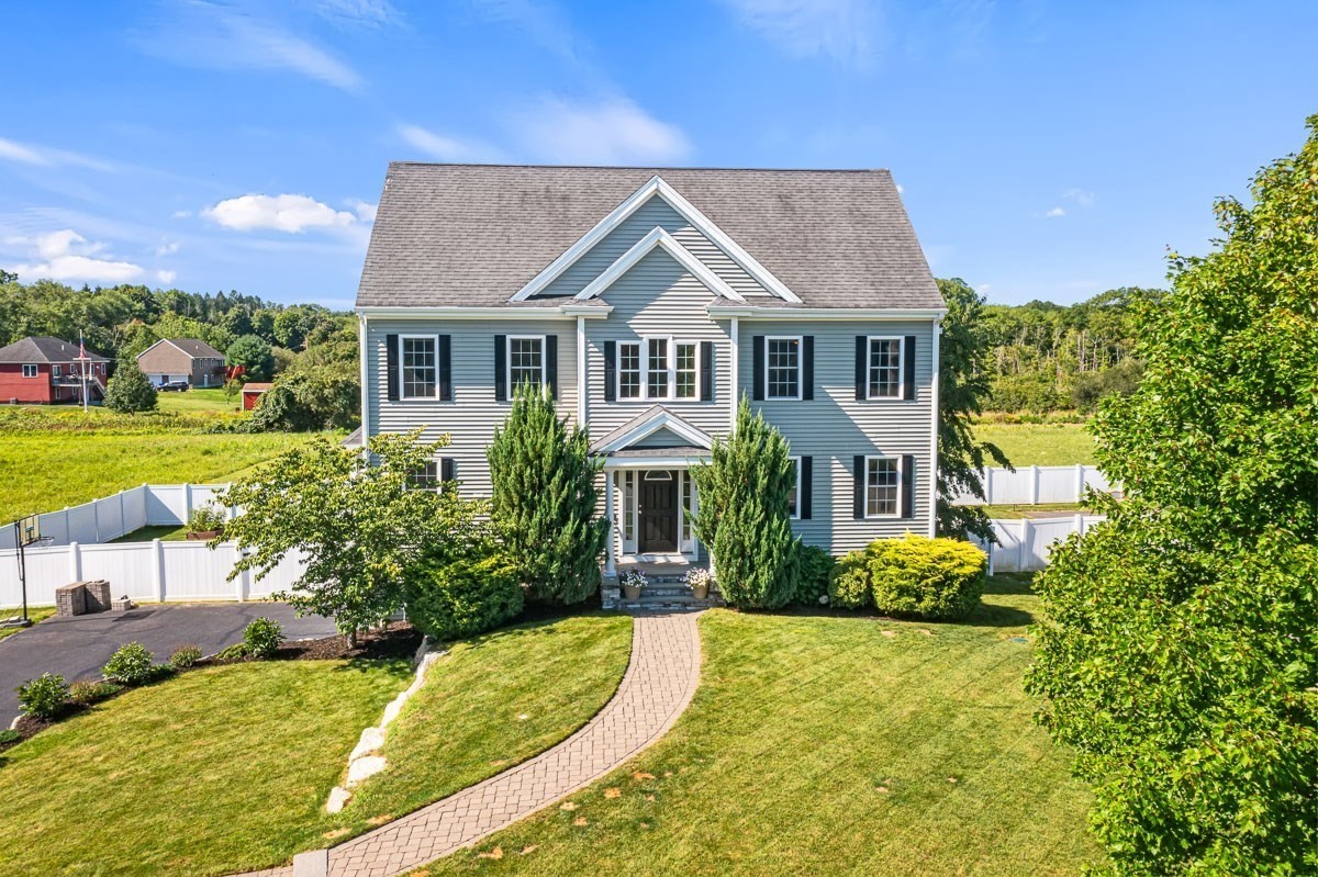18 Blue Grass Circle — photo