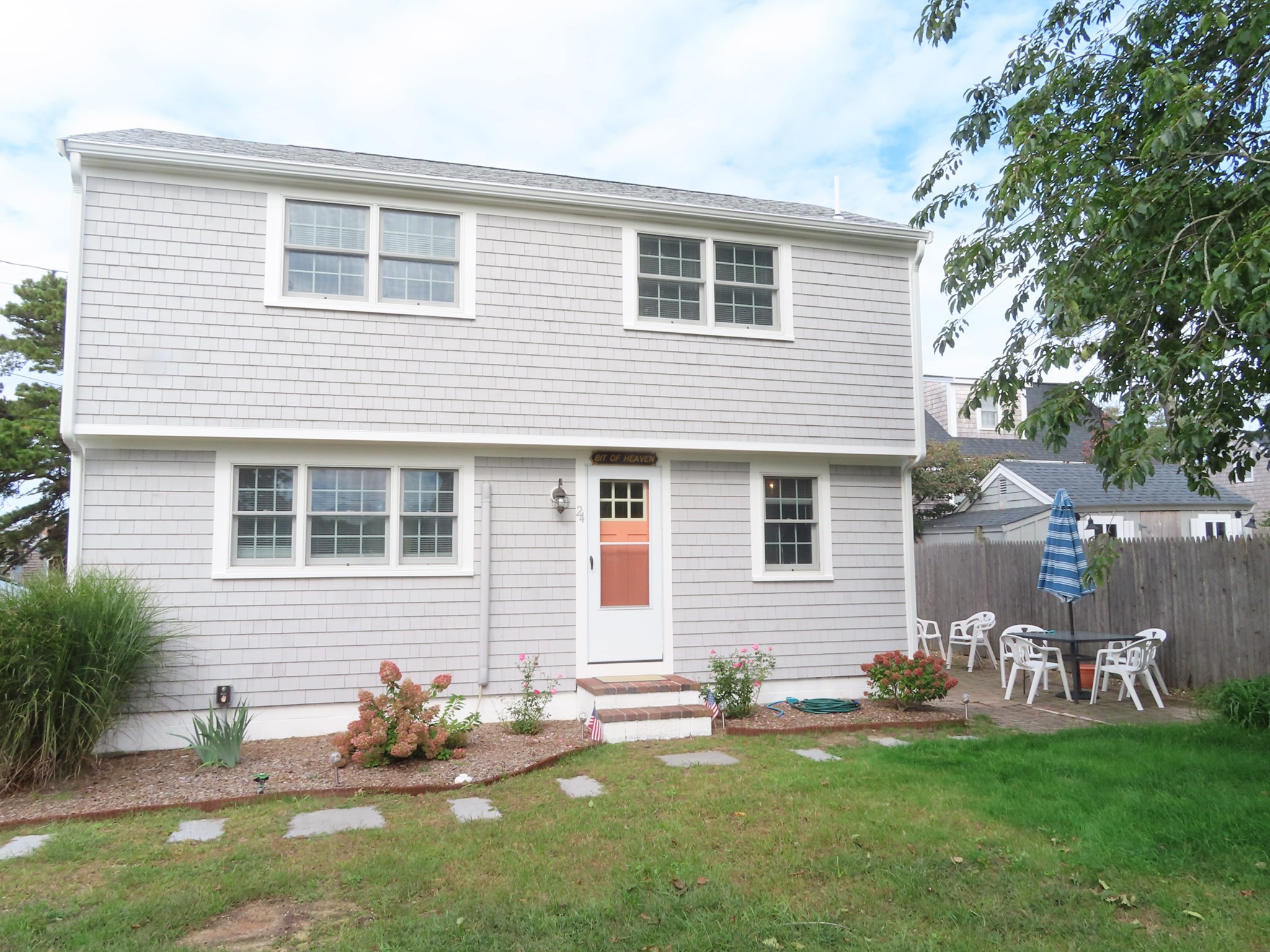 24 Honeysuckle Lane — photo