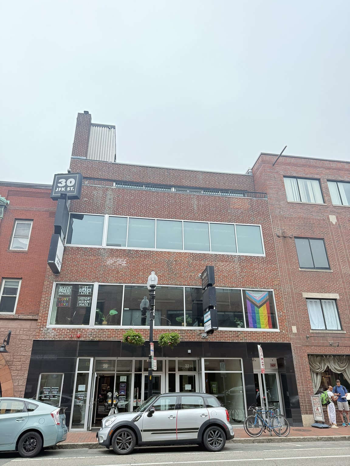 30 Jfk St — photo