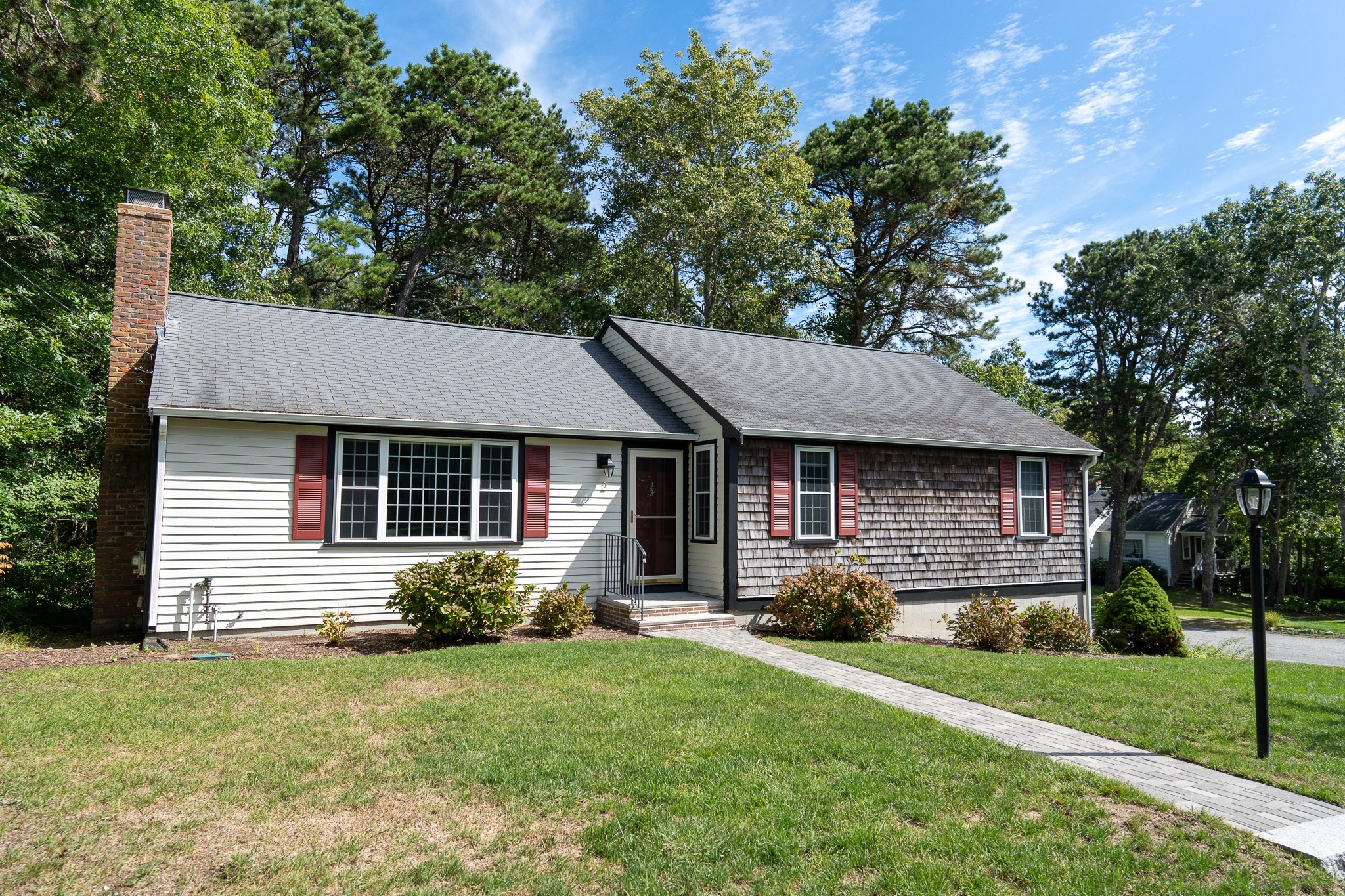 2 Mohegan Ln — photo