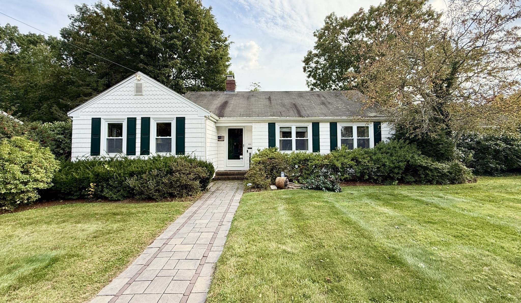 252 Fairview Ave — photo