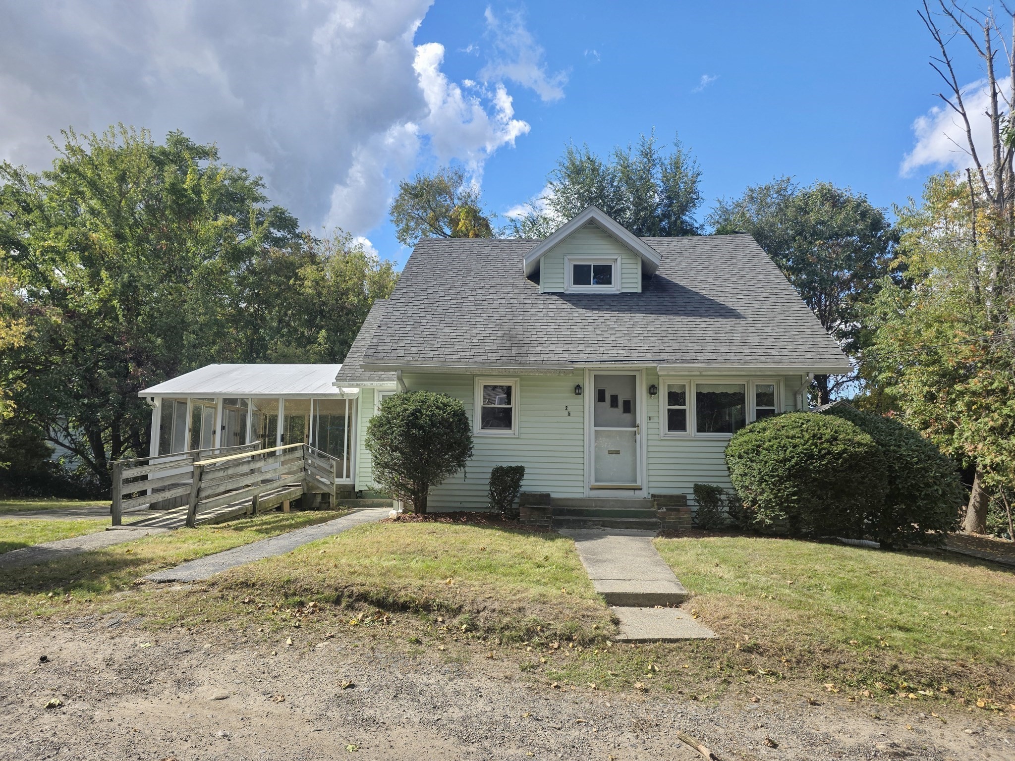 25 Barrett Ave — photo