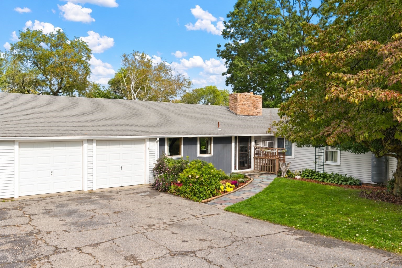 8 Bloomfield Ave — photo