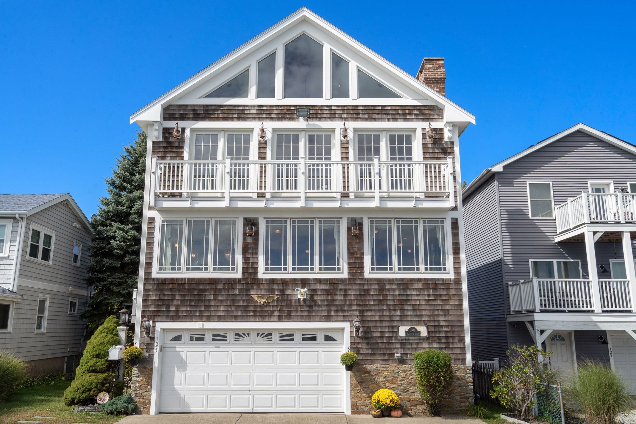125 Edgewater Drive — photo