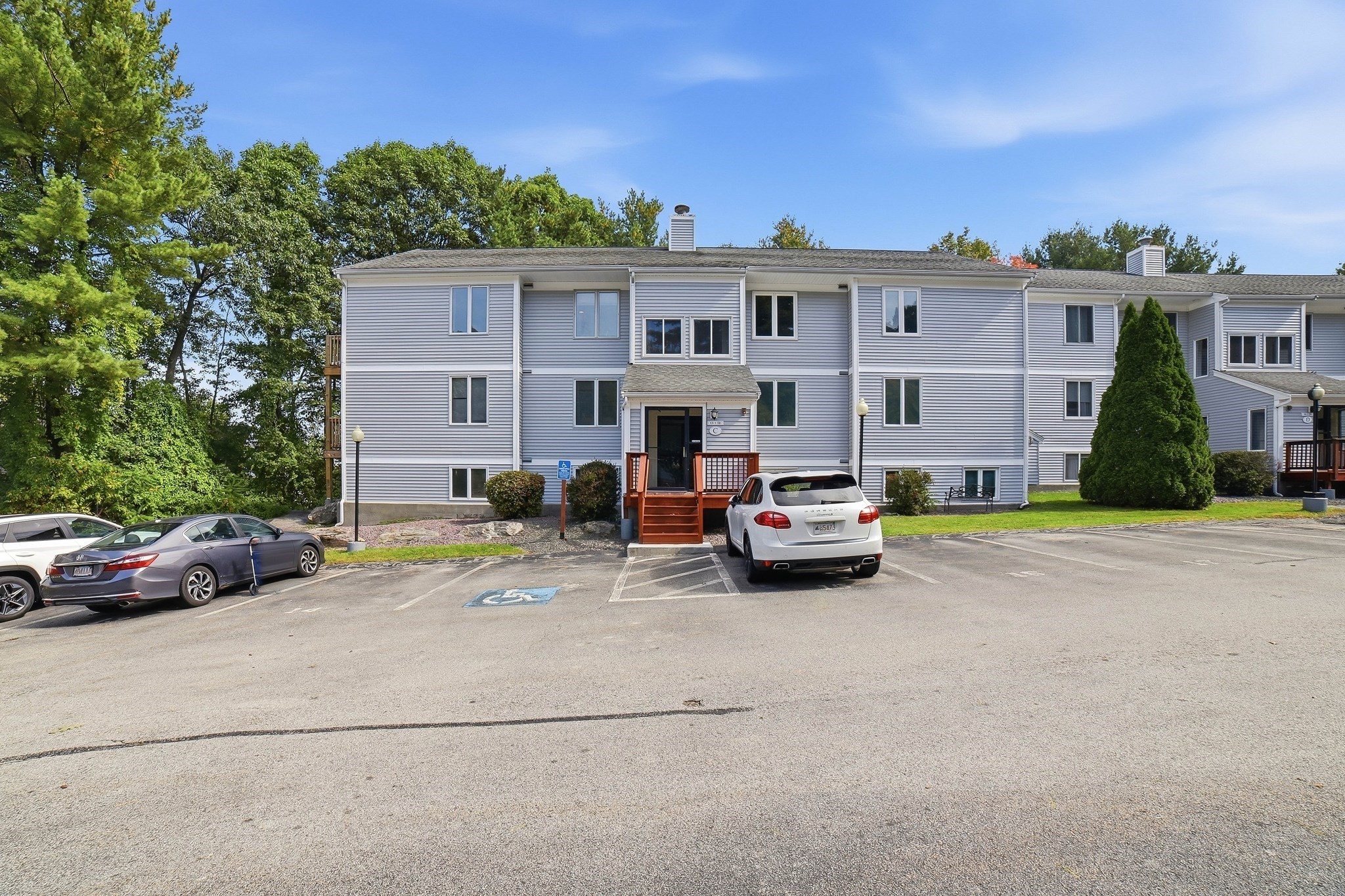 330 Sunderland Rd #18 — photo