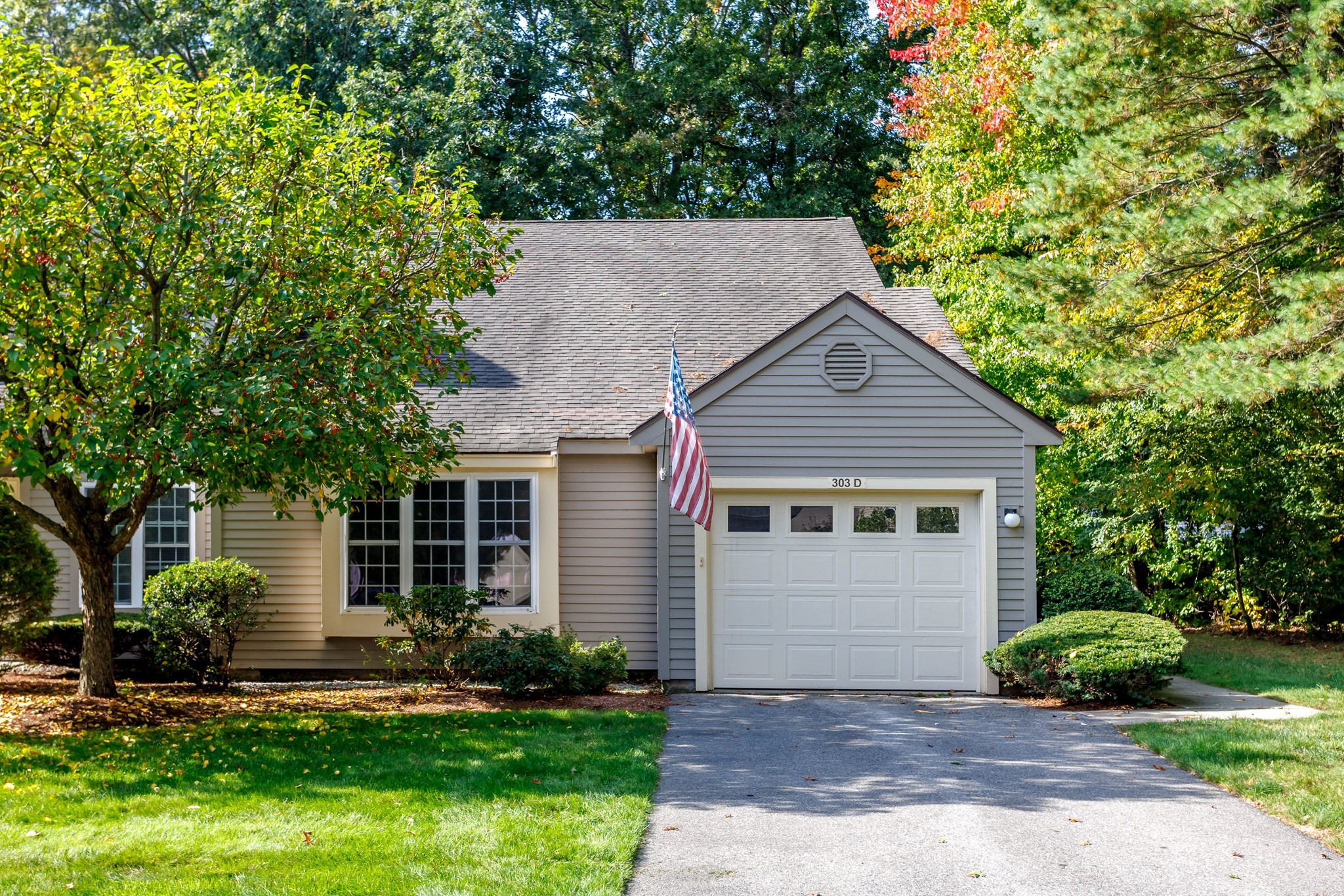 303 Ridgefield Circle #303D — photo